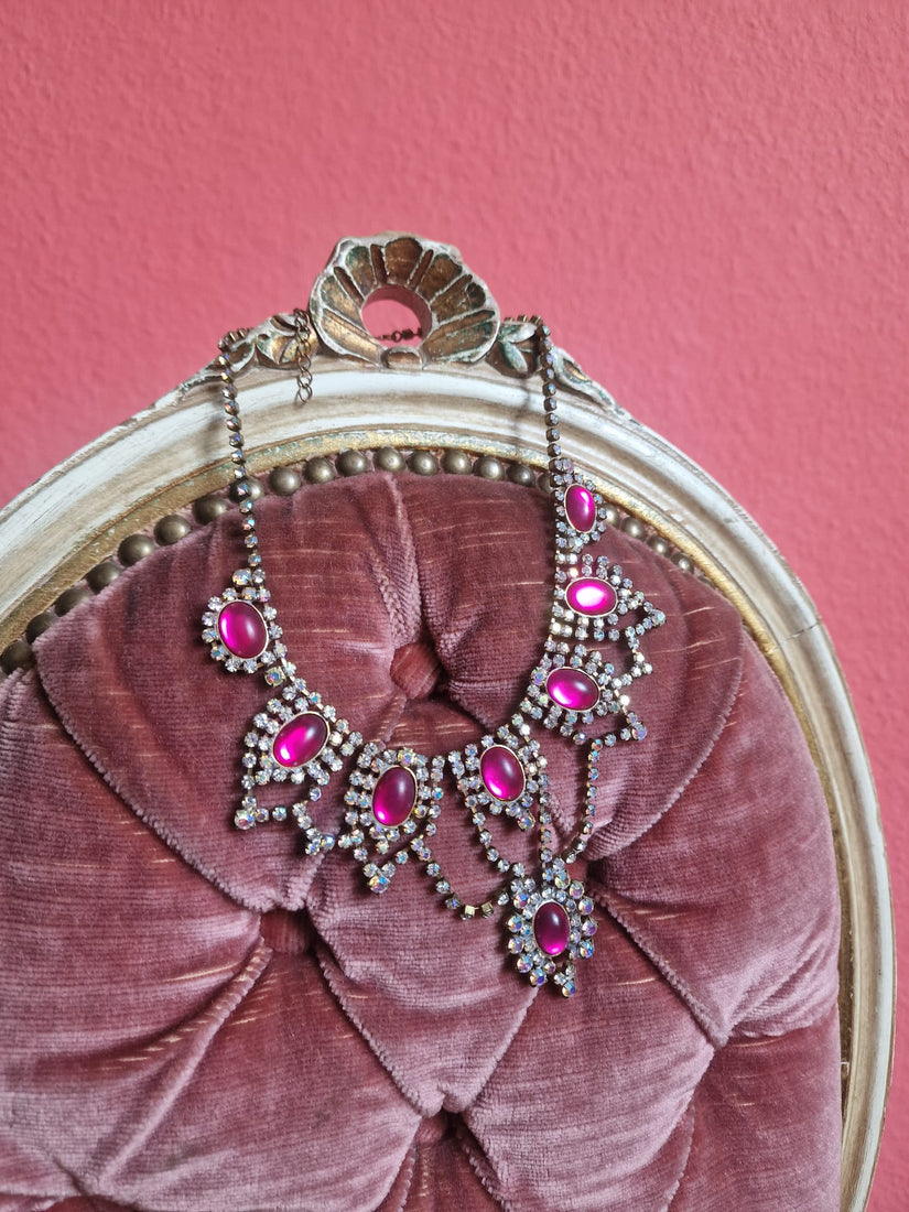 Fuchsia Cabochon & Crystal Statement Necklace – Vintage Rhinestone Bib
