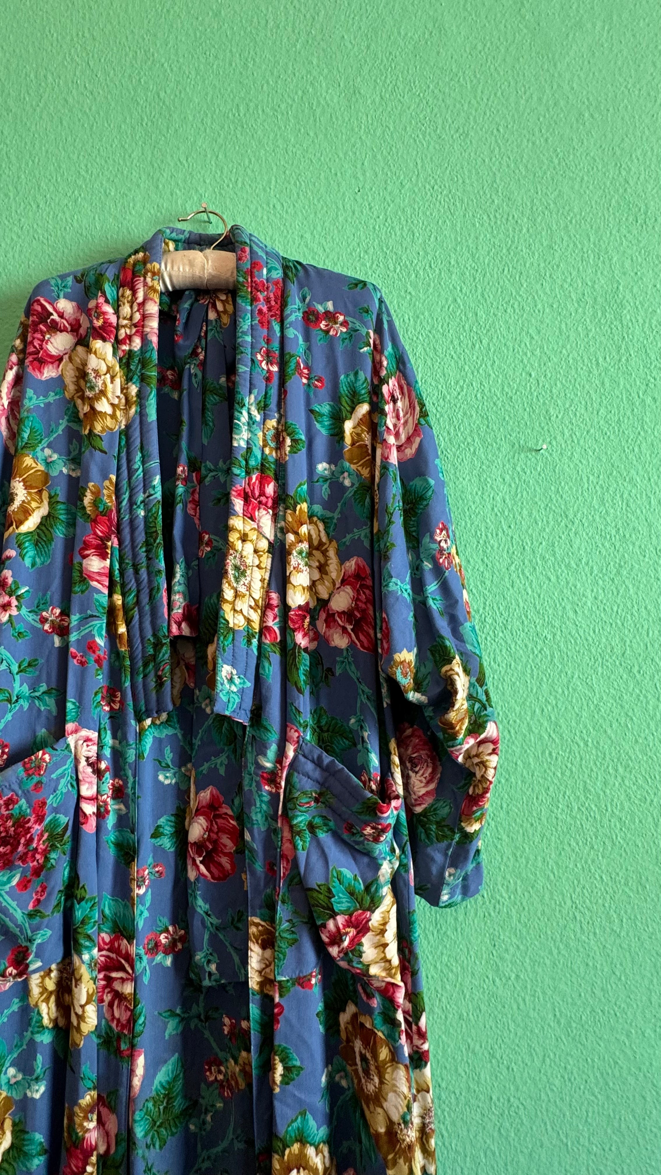 Vintage 1950s Floral Blue Synthetic Kimono Robe