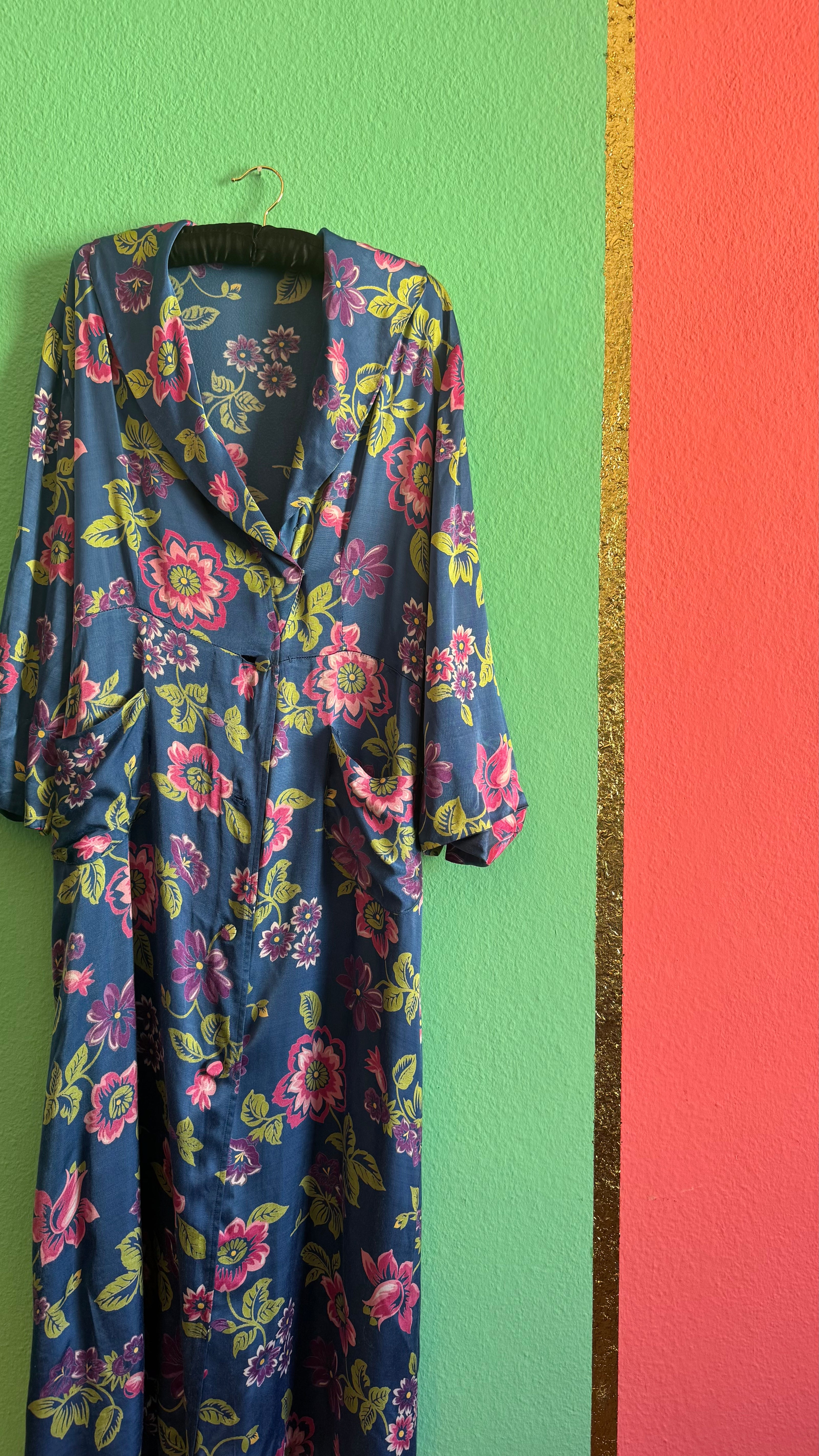Vintage 1970s Blue Floral Synthetic Robe Dress