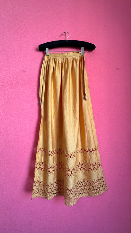 Vintage 1970s Golden Cotton Eyelet Lace Apron
