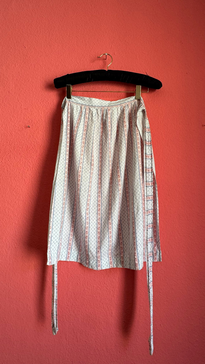 Vintage 1970s White Cotton Patterned Apron