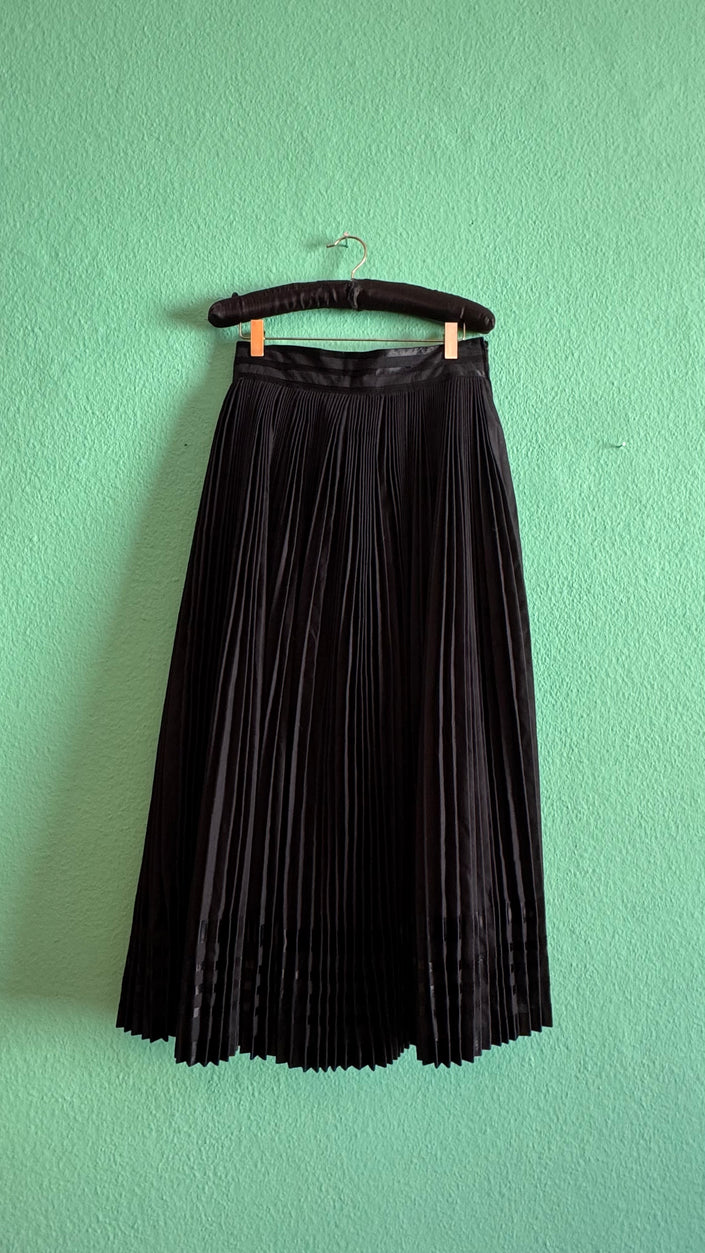 Vintage 1980s Black Pleated Midi Skirt With Velvet Trim