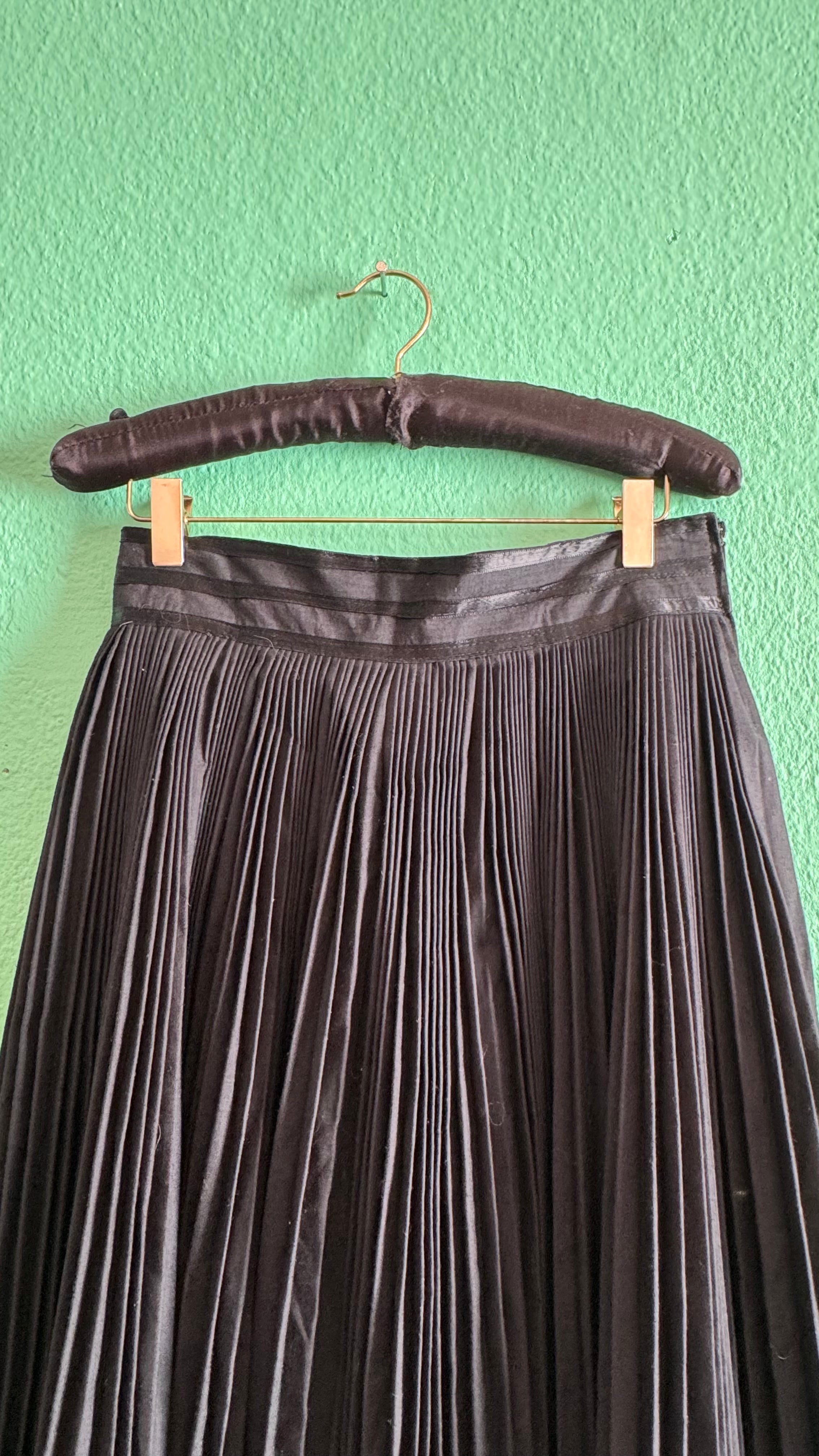Vintage 1980s Black Pleated Midi Skirt With Velvet Trim