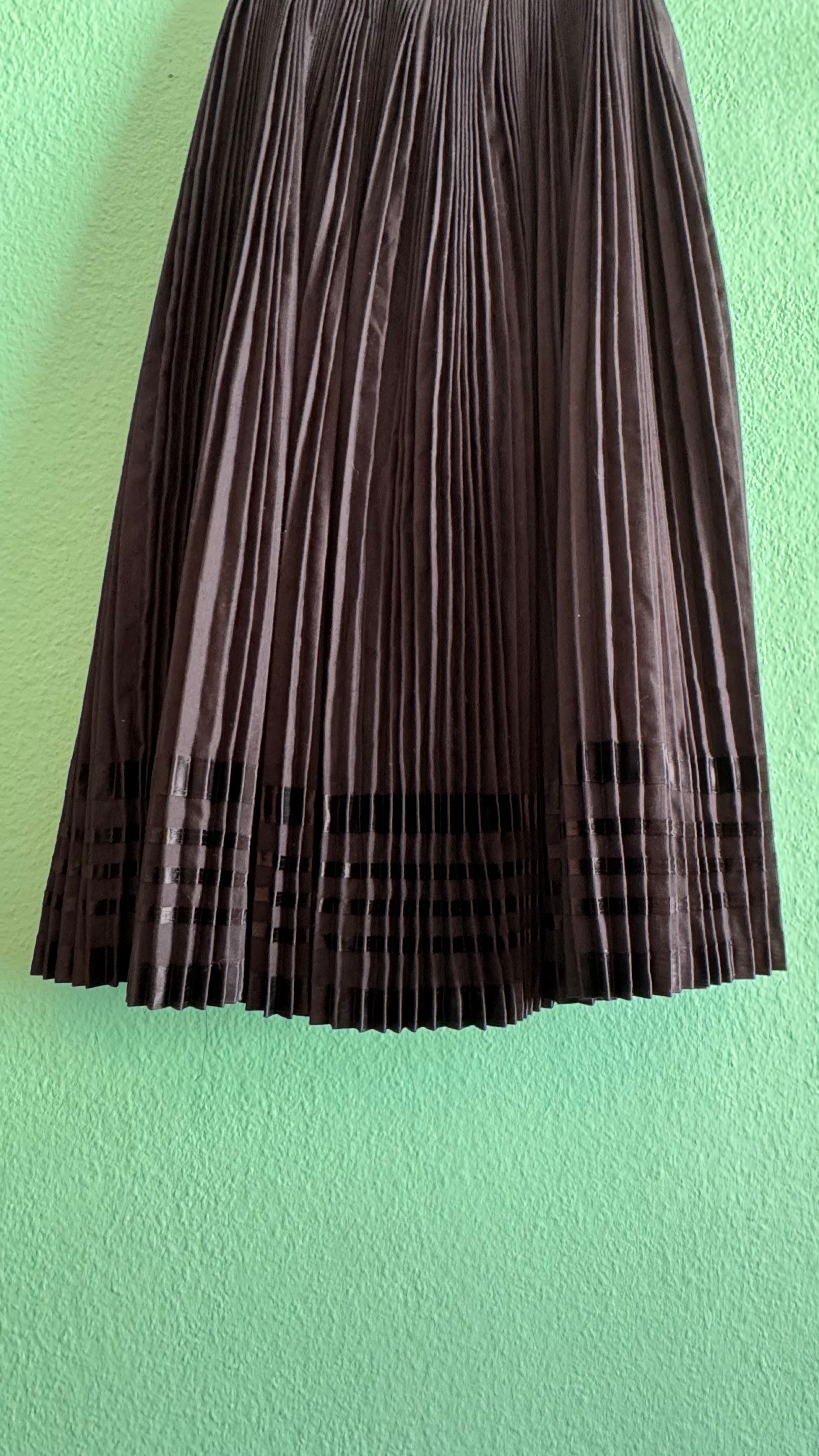 Vintage 1980s Black Pleated Midi Skirt With Velvet Trim