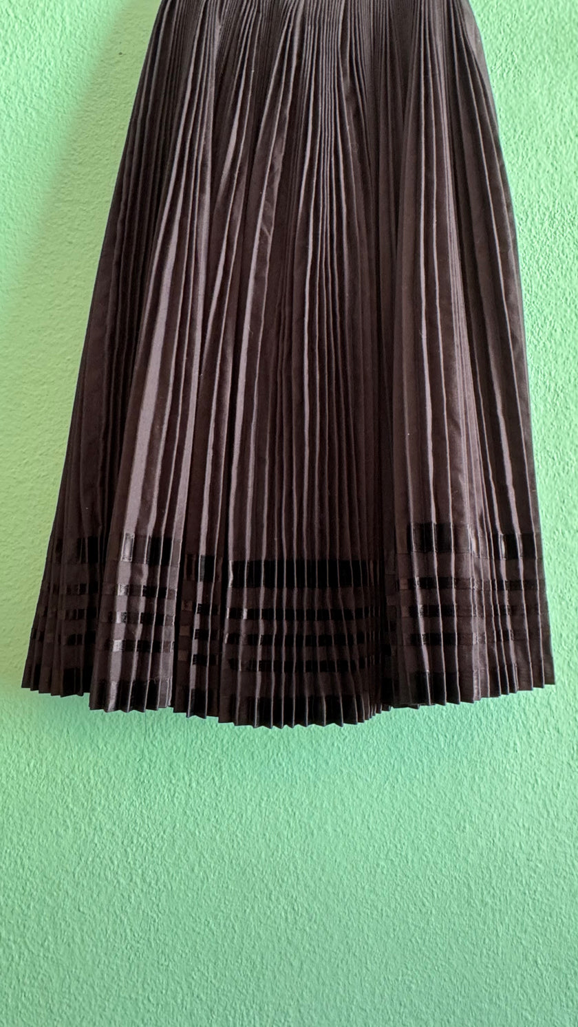 Vintage 1980s Black Pleated Midi Skirt With Velvet Trim