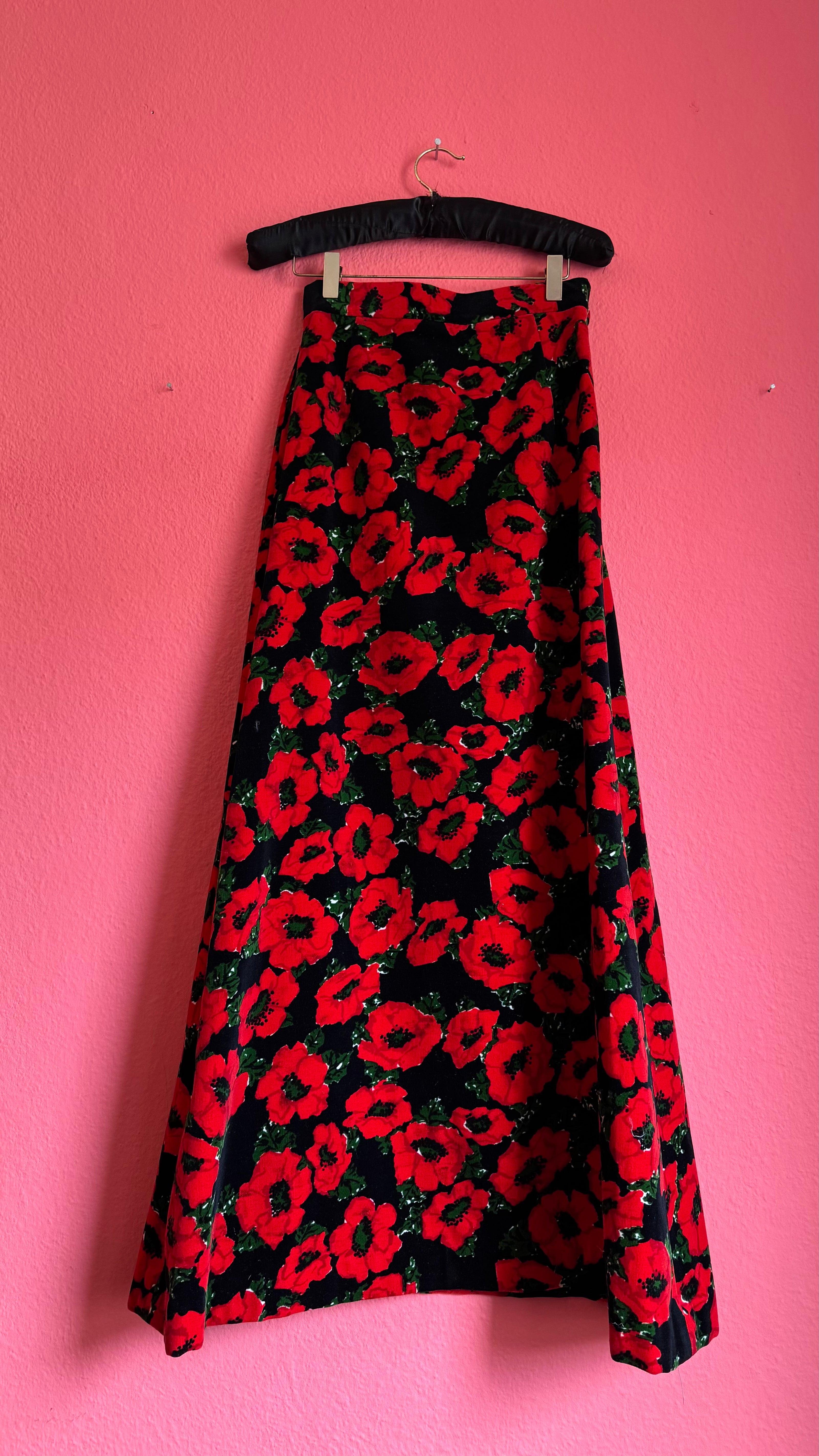Vintage 1970s Mickhausen Black Velvet Poppy Print Skirt