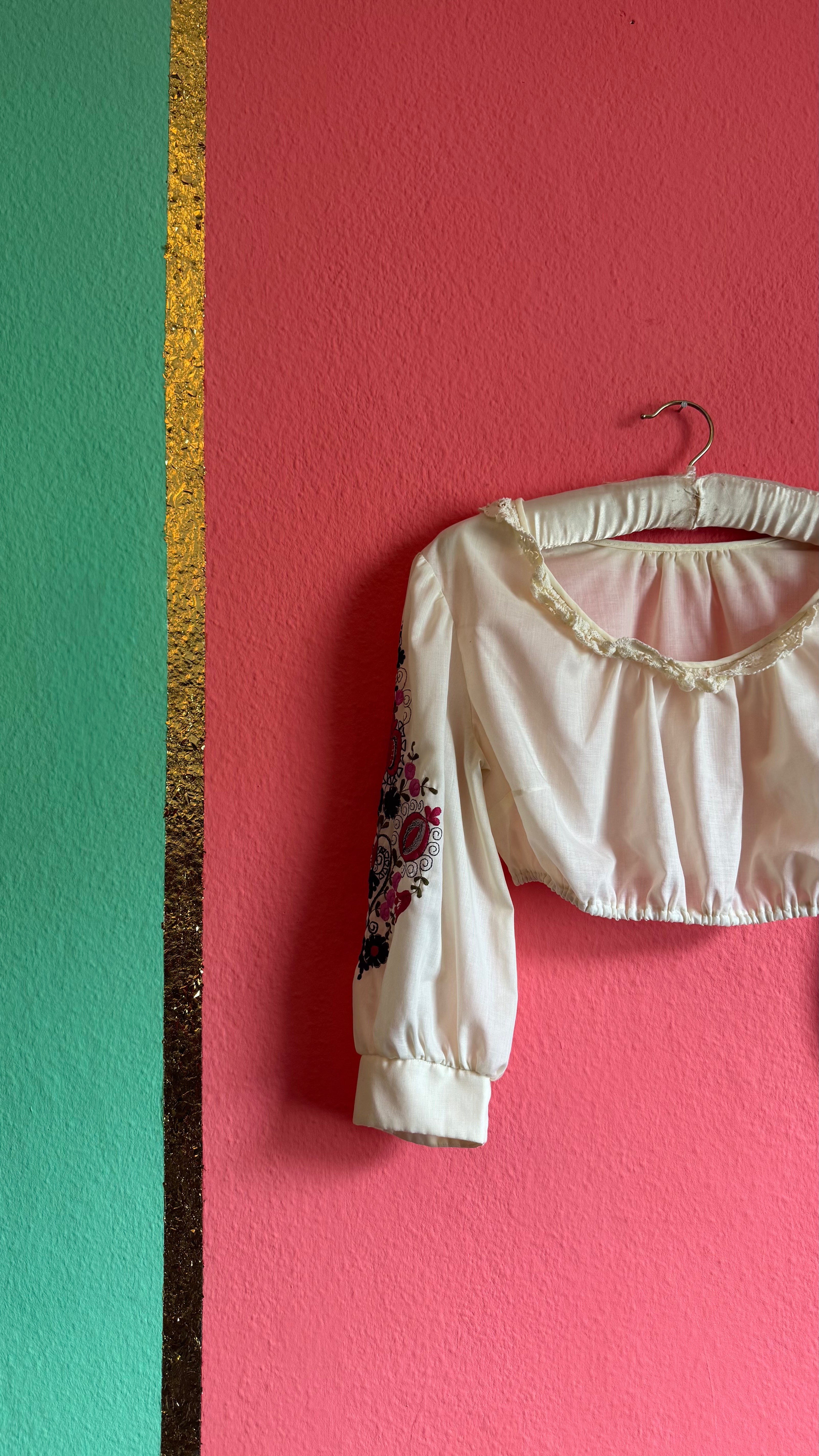 Vintage 1970s Ivory Embroidered Folk Cropped Blouse