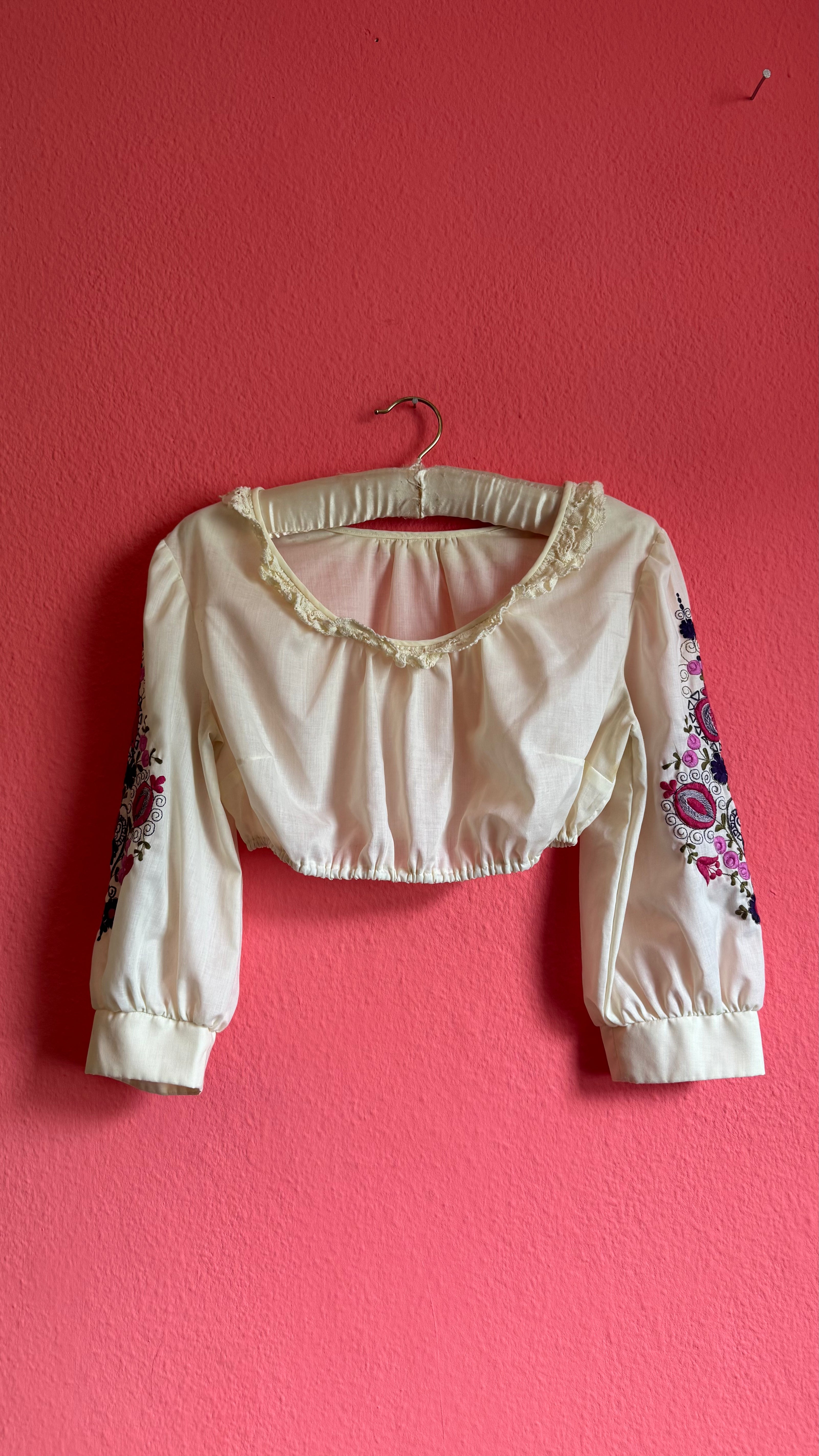 Vintage 1970s Ivory Embroidered Folk Cropped Blouse