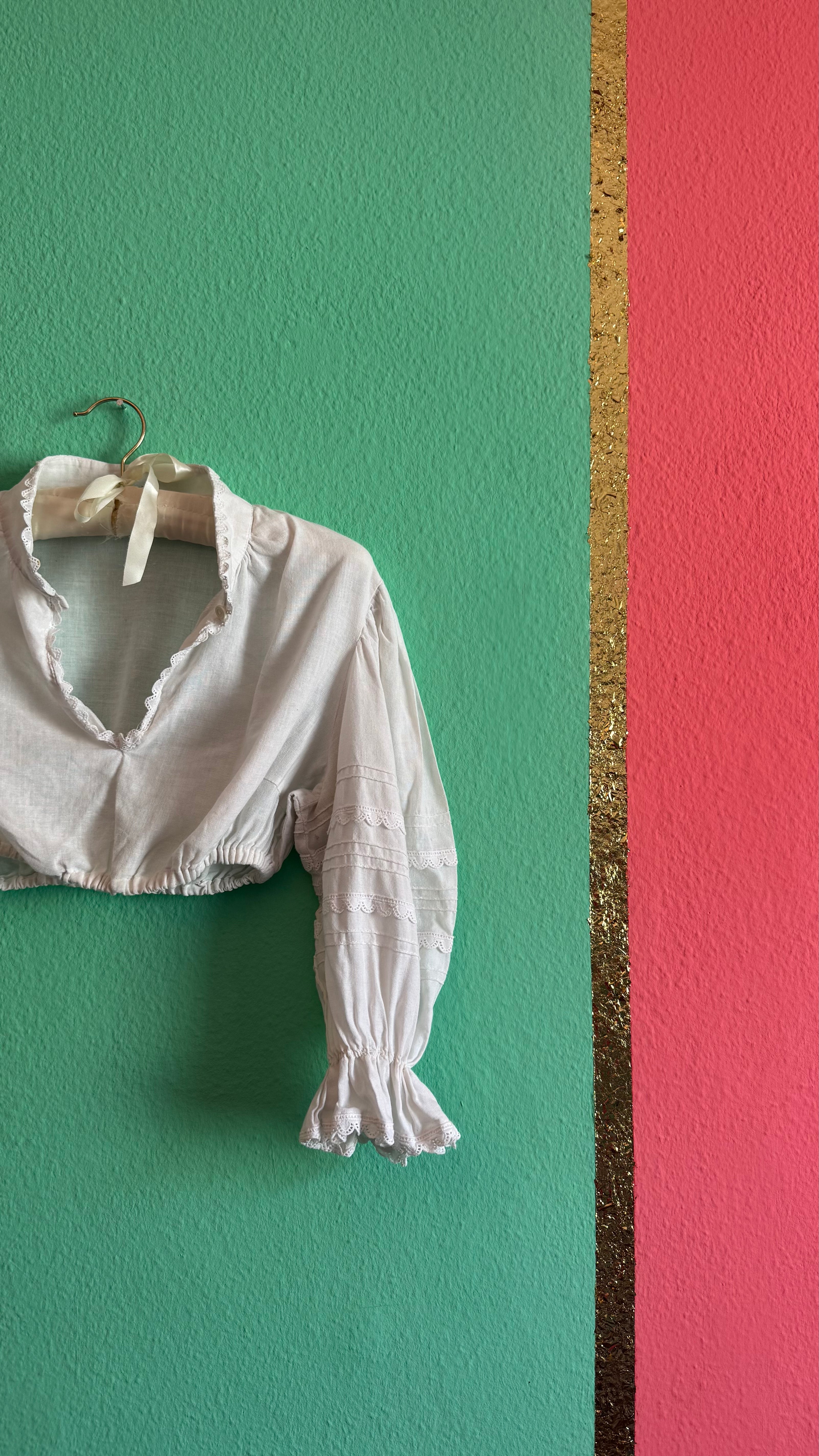 Vintage 1960s Ivory Lace Dirndl Blouse