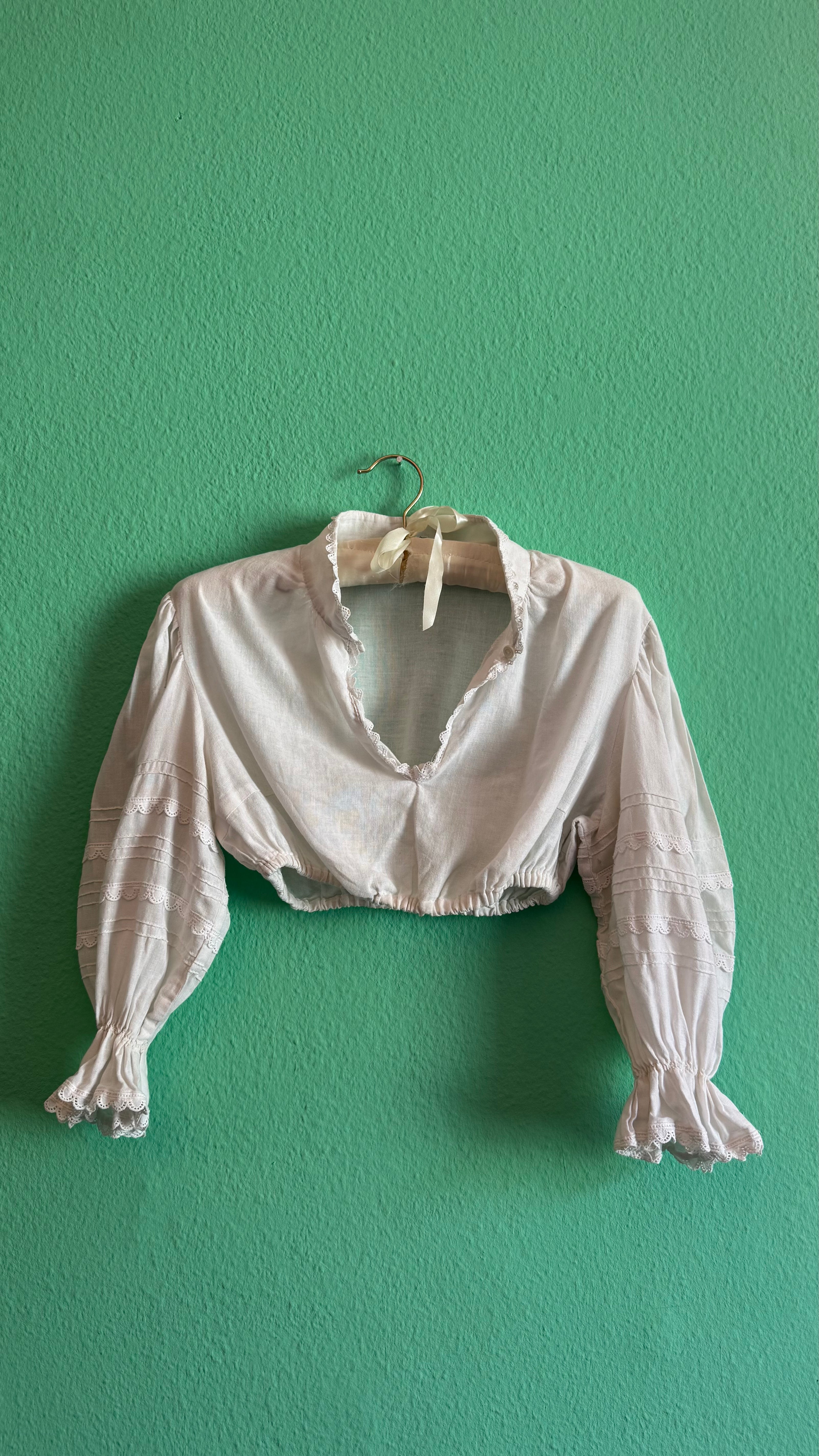 Vintage 1960s Ivory Lace Dirndl Blouse
