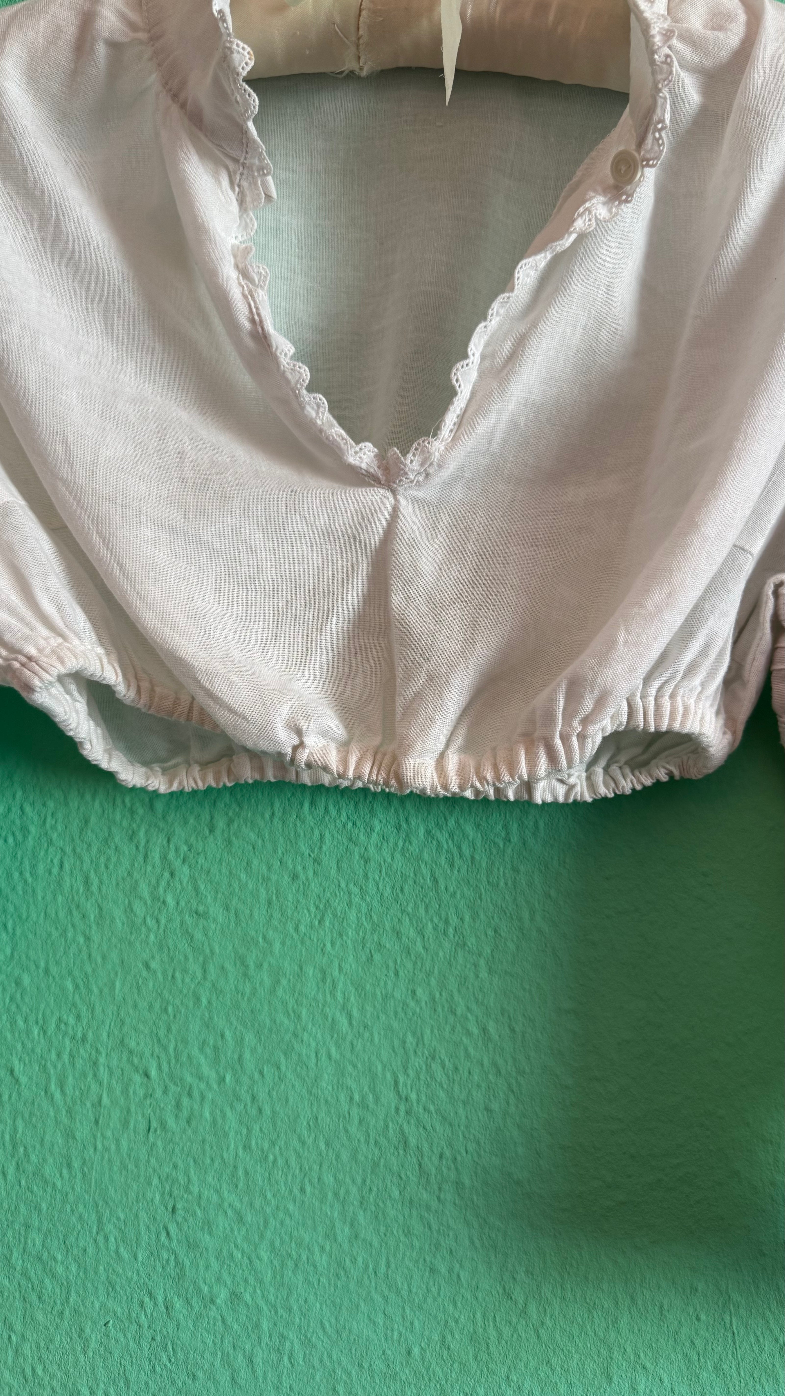 Vintage 1960s Ivory Lace Dirndl Blouse