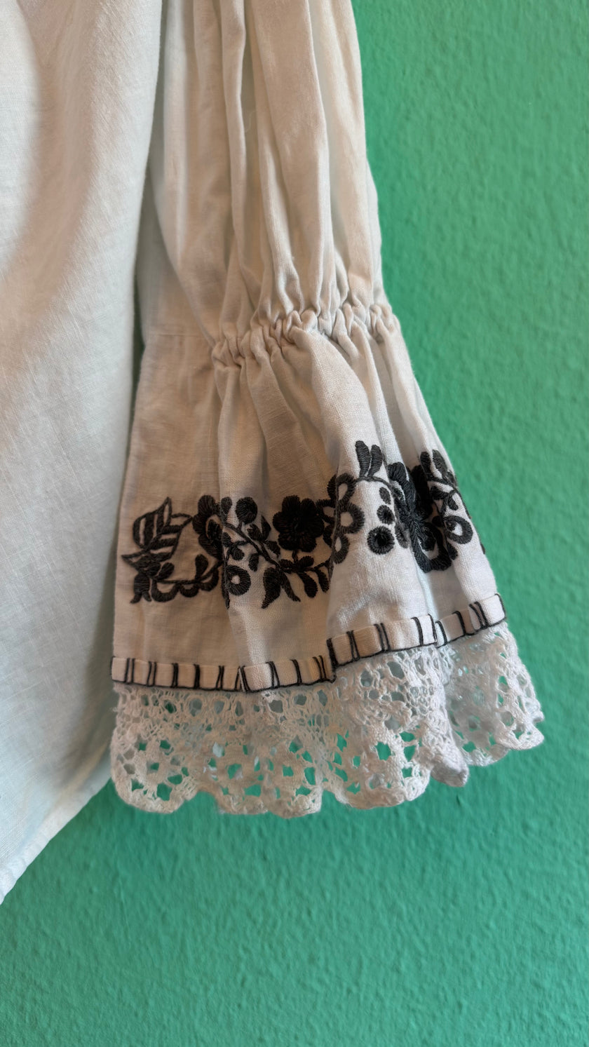 Vintage 1970s Ivory Cotton Embroidered Dirndl Blouse