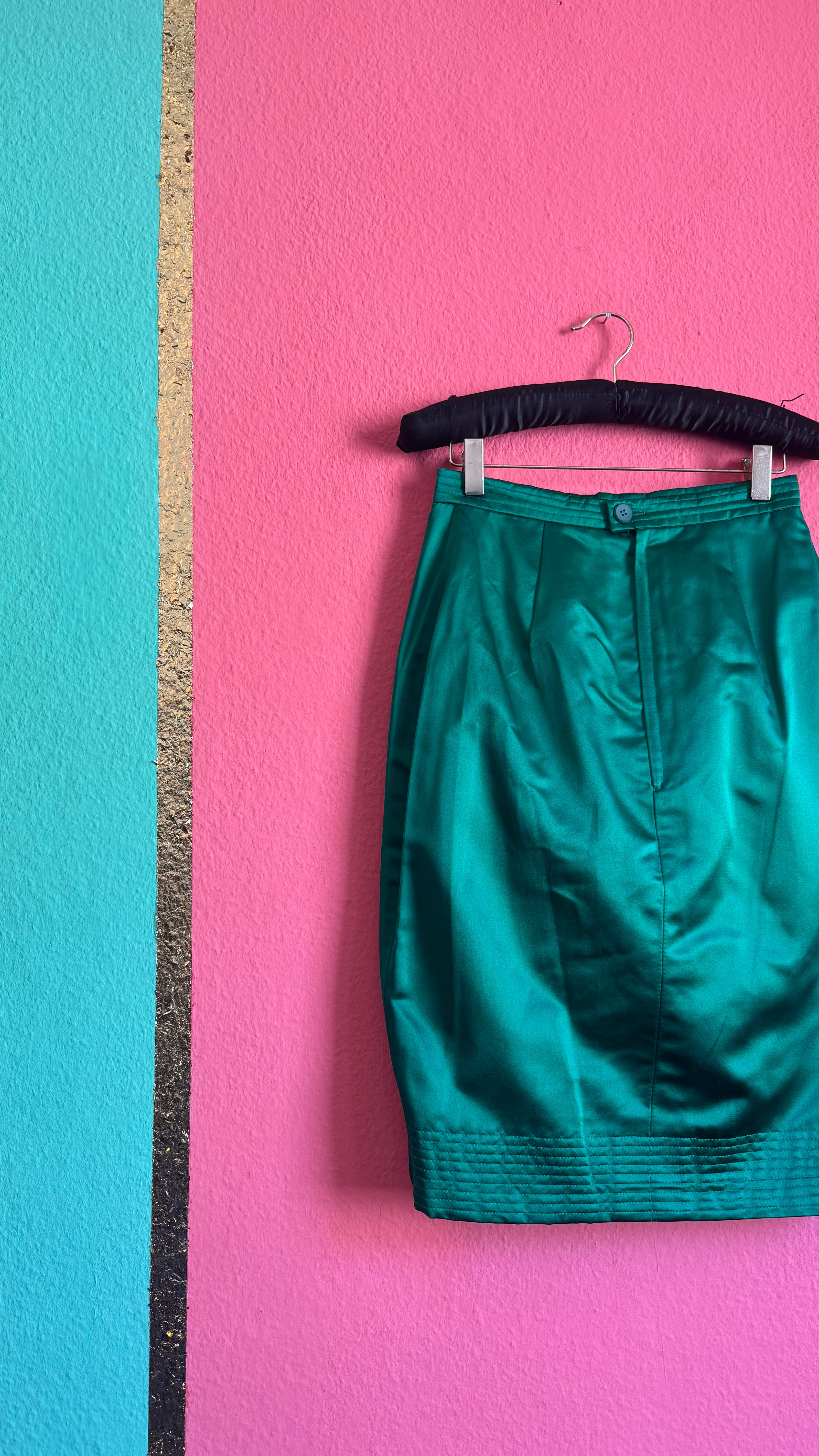 Vintage 1990s Amarotico Emerald Green Silk Pencil Skirt