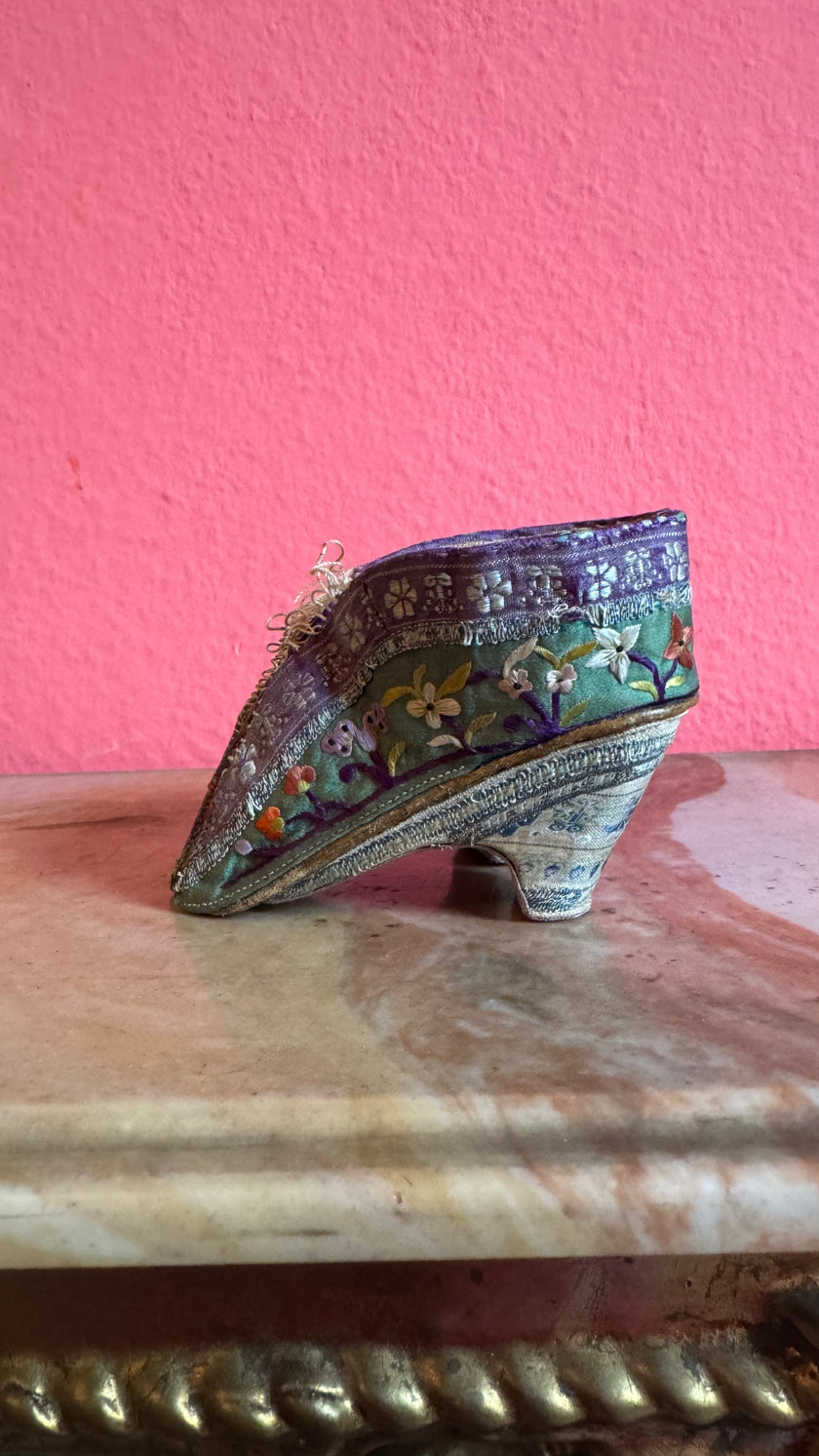 Vintage Chinese Lotus Shoes With Floral Embroidery