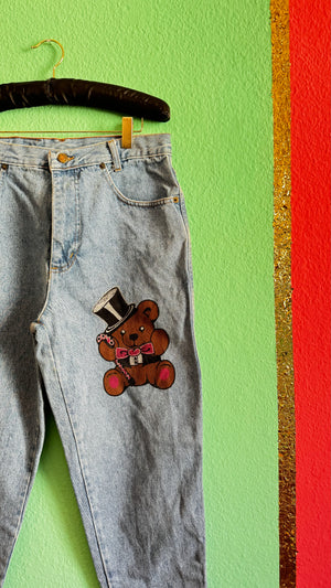 Vintage Teddy Bear Patch Jeans – High Waist Light Wash Mom Jeans