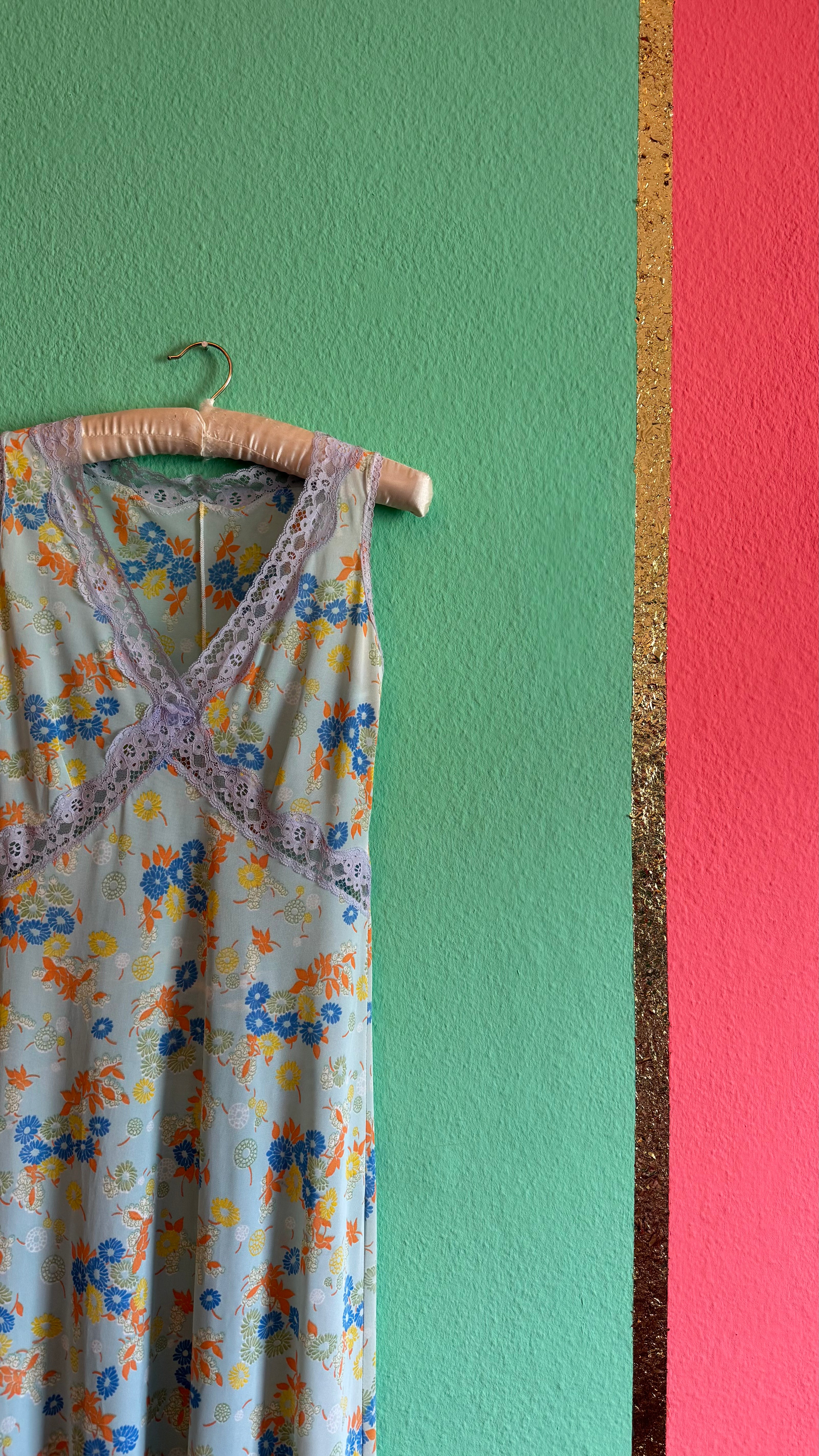 Vintage 1970s Pastel Floral Synthetic Dressing Gown