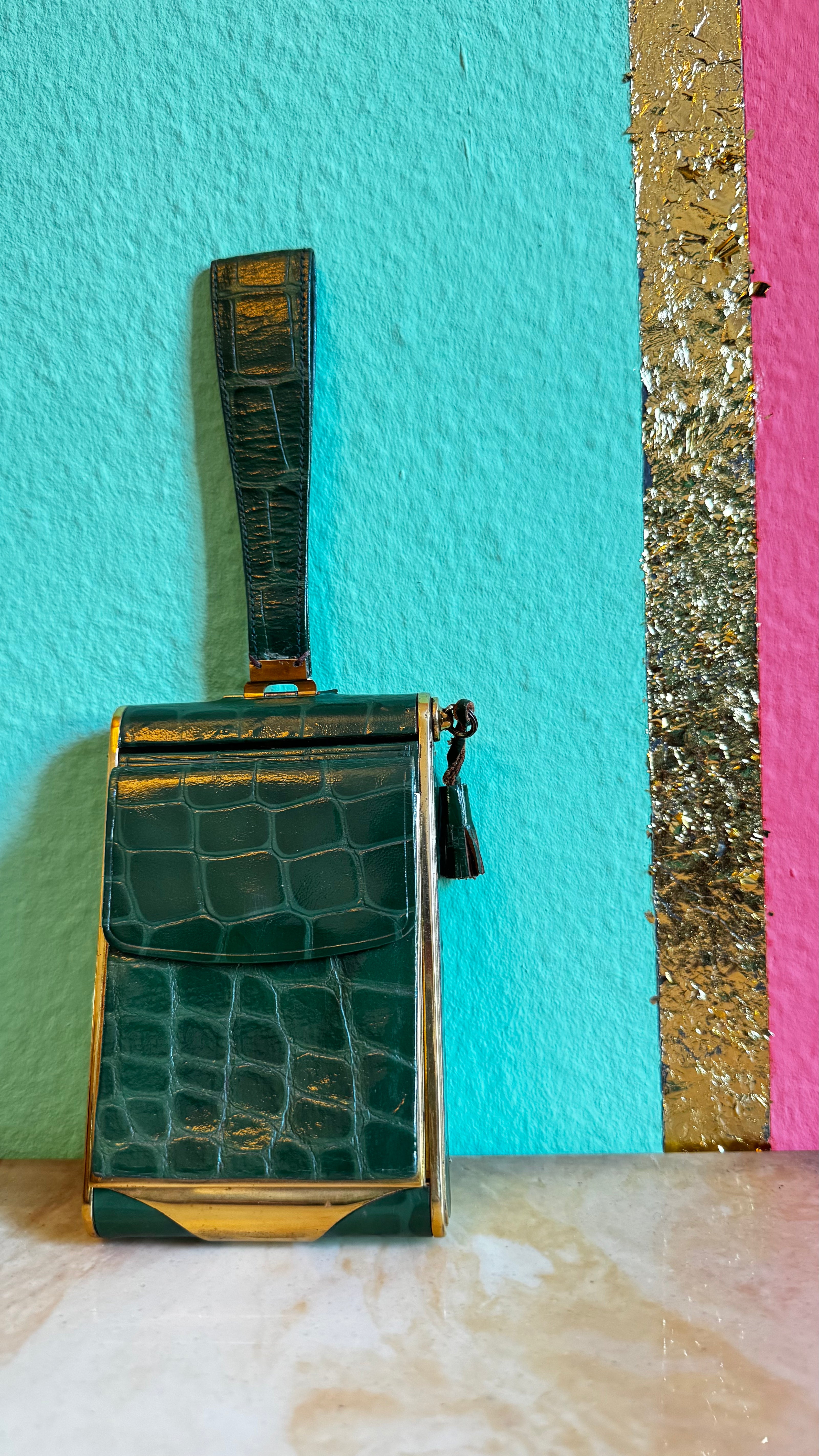 Vintage 1950s Emerald Green Croc-Embossed Vanity Bag With Gold-Tone Compact