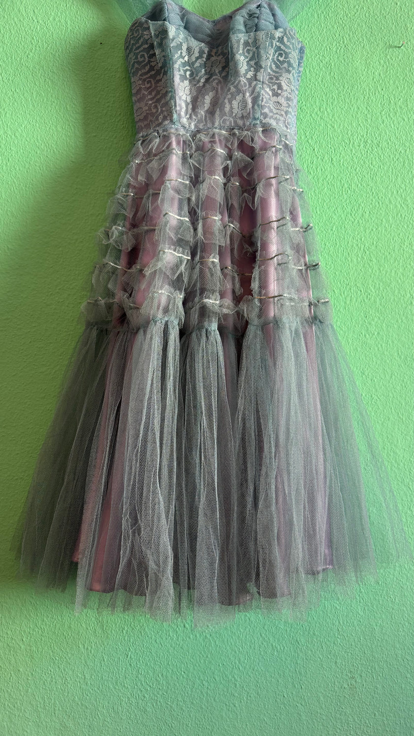 Vintage 1950s Dusty Lilac Lace & Tulle Evening Dress