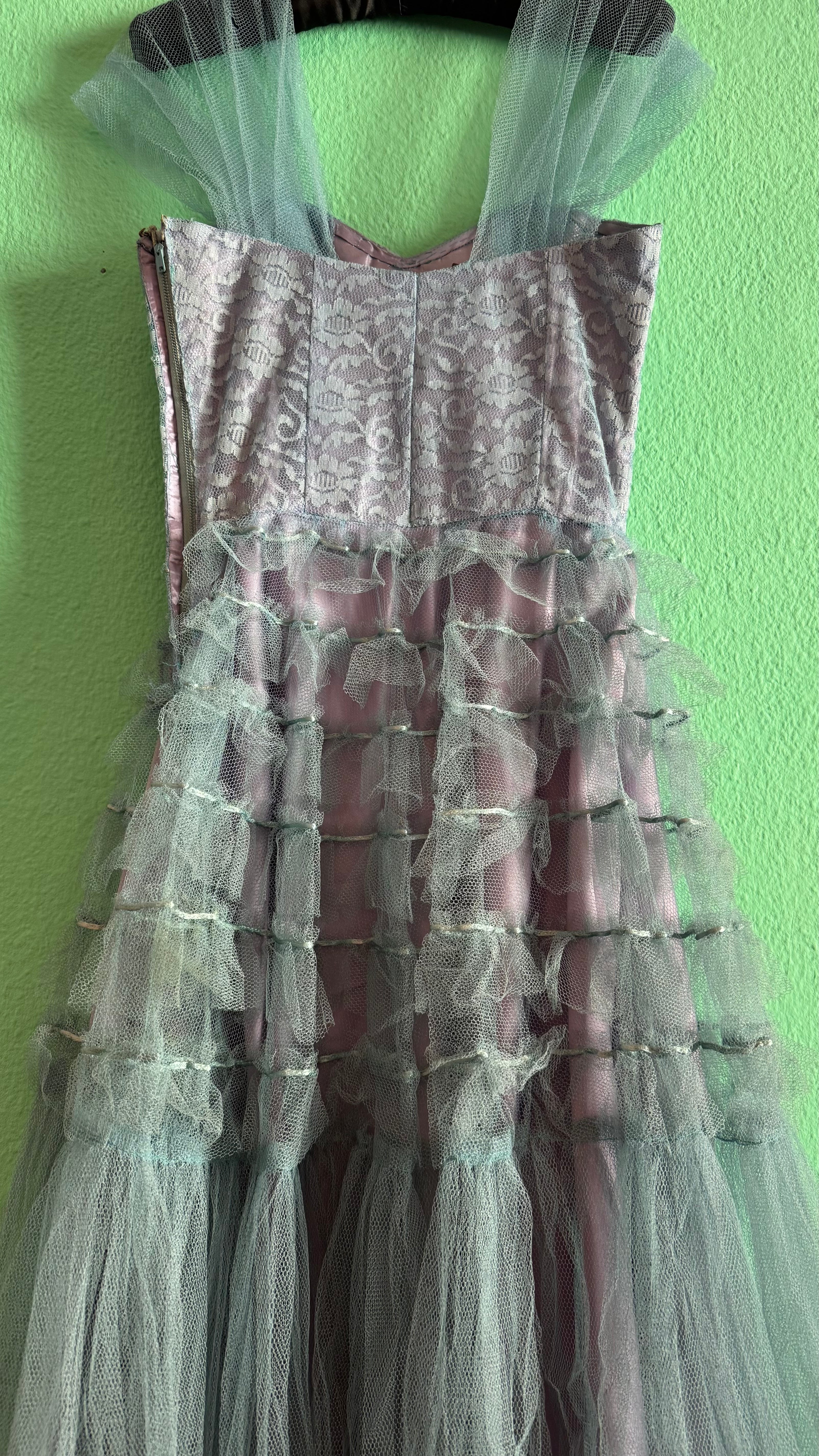 Vintage 1950s Dusty Lilac Lace & Tulle Evening Dress
