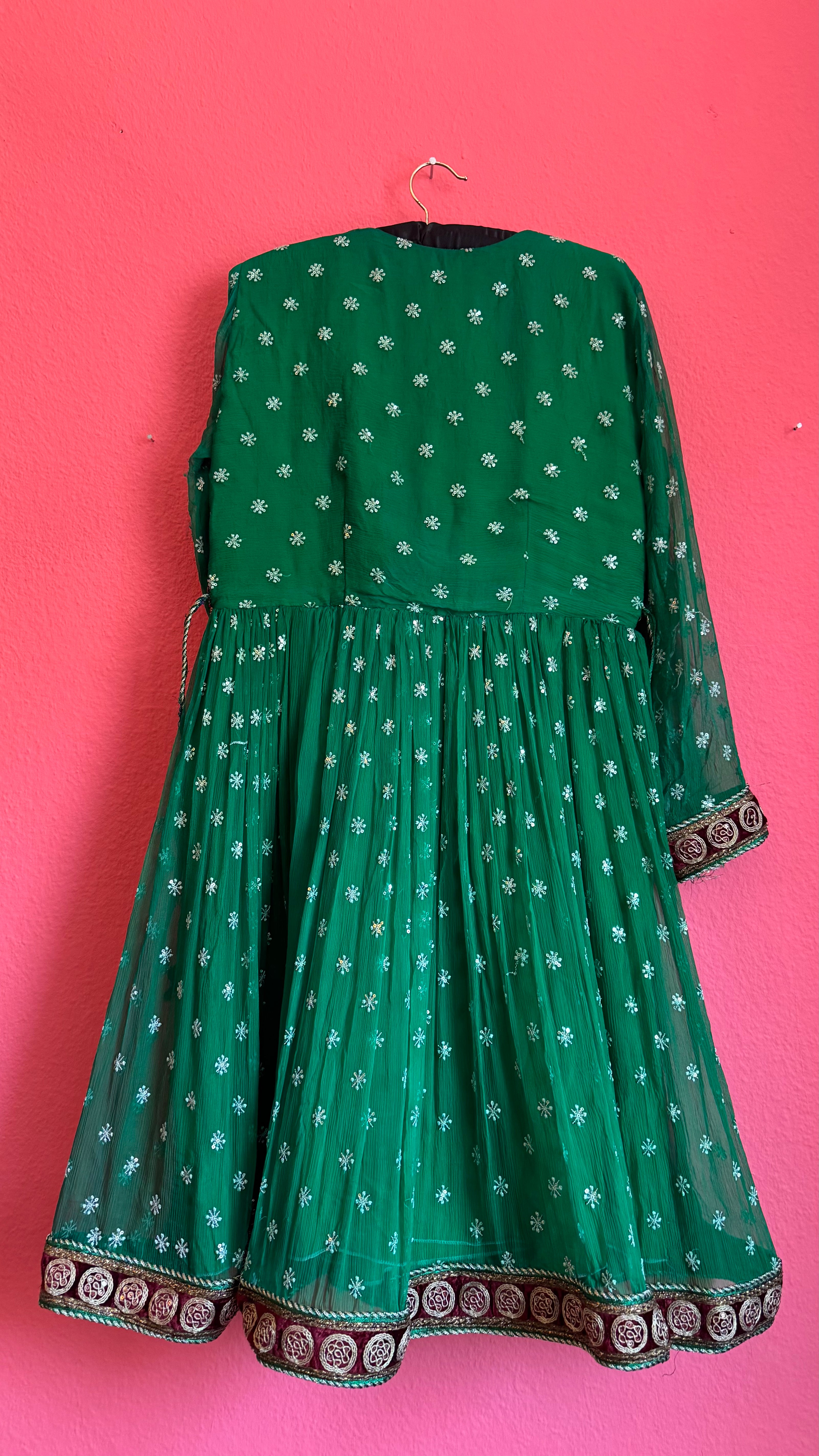 1980s Emerald Green Embroidered Dress With Burgundy Trim