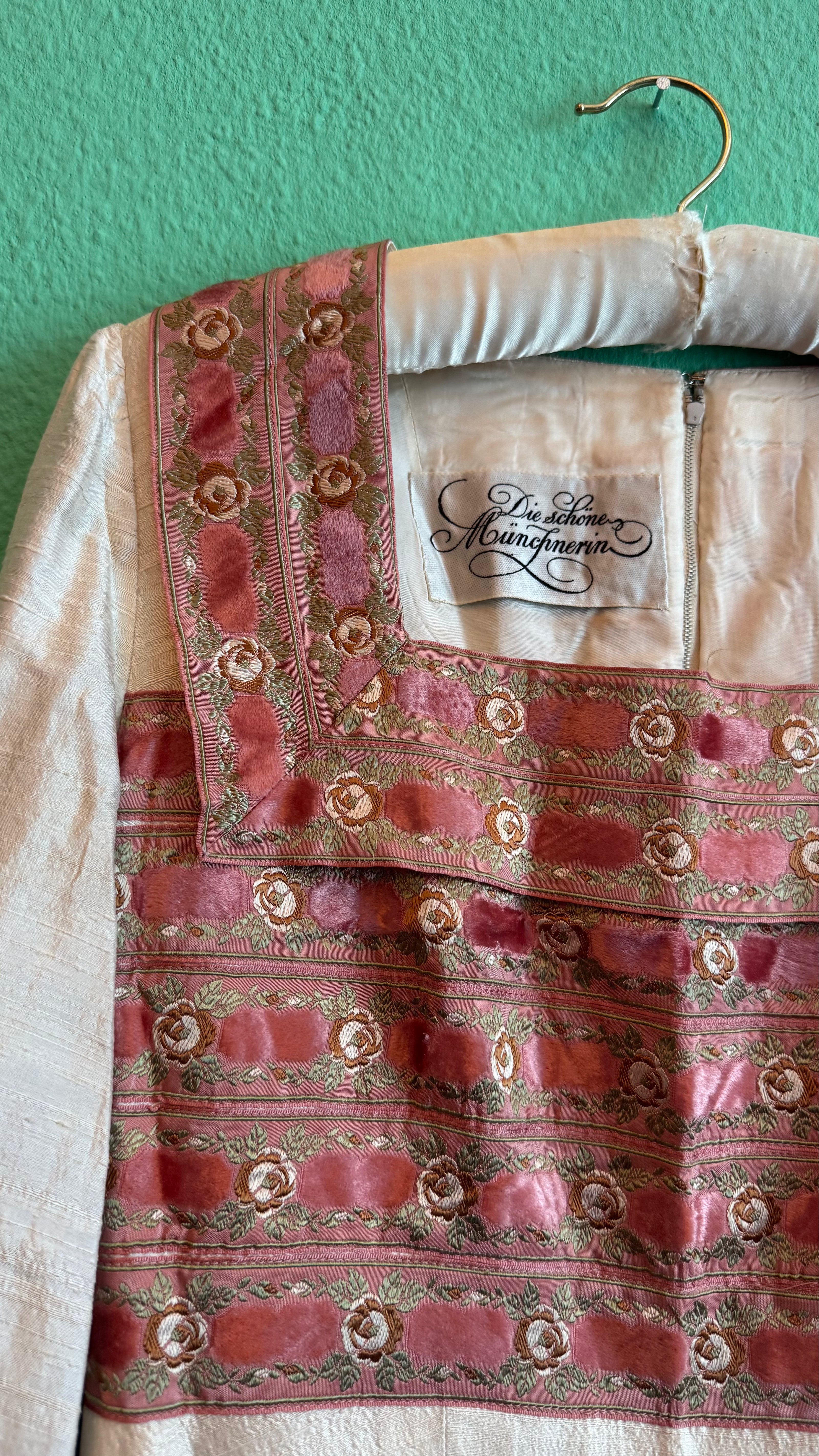 Vintage Die Schöne Münchnerin Trachten Silk Blend Dress