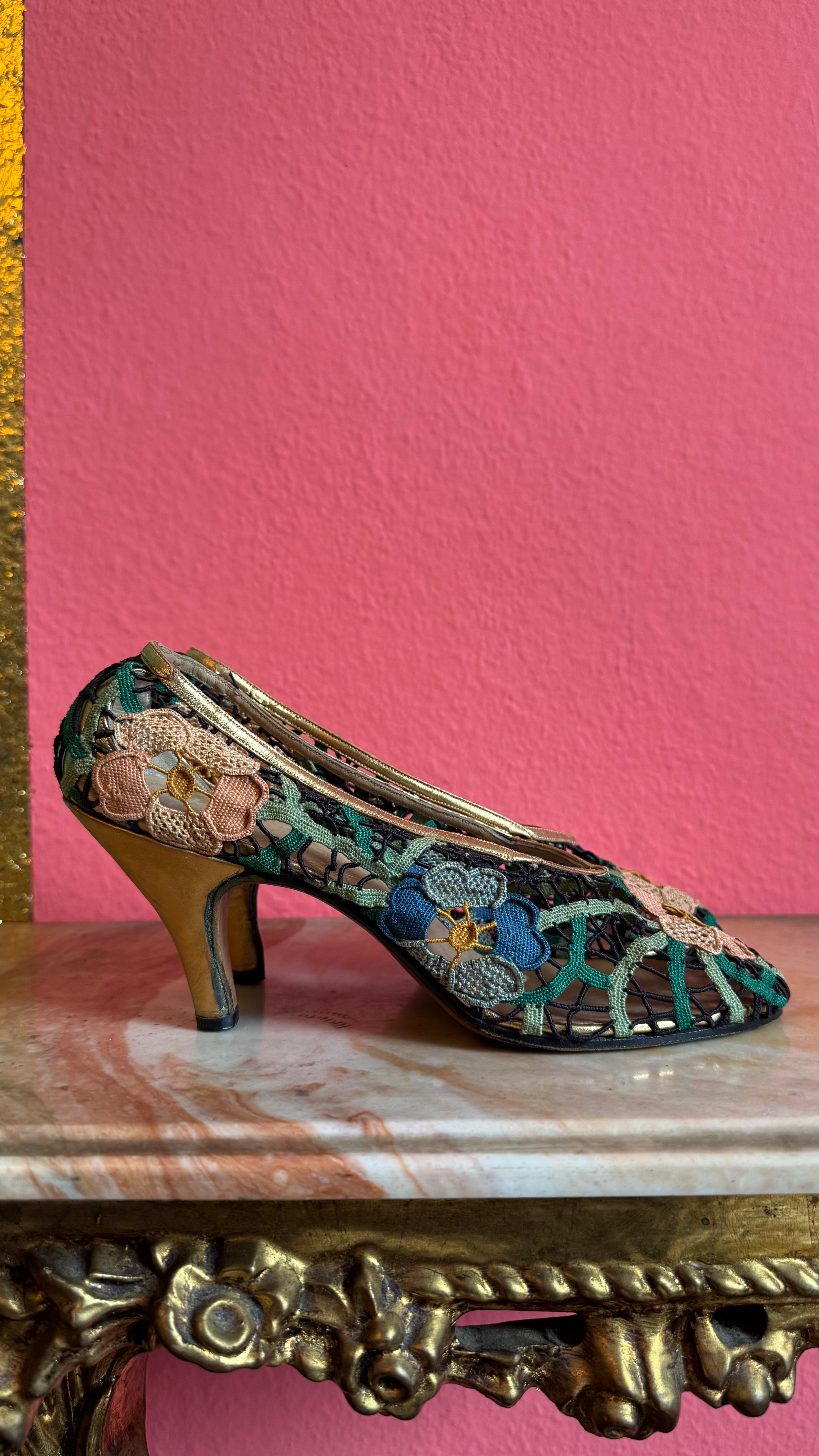 1930s Salvatore Ferragamo's Creations Floral Lace Evening Pumps For Lord & Taylor
