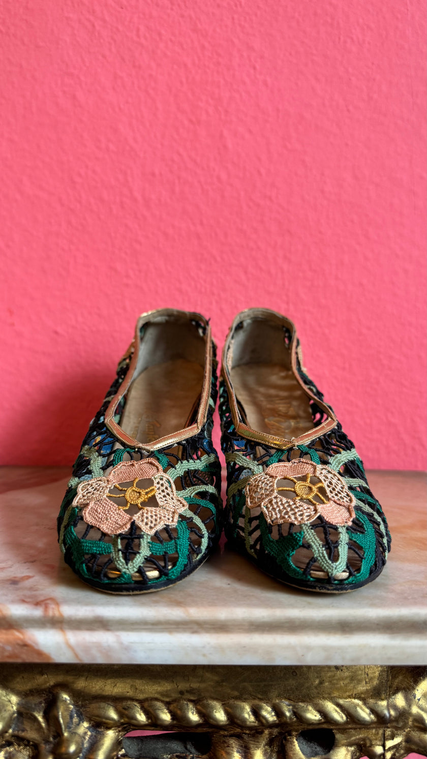 1930s Salvatore Ferragamo's Creations Floral Lace Evening Pumps For Lord & Taylor