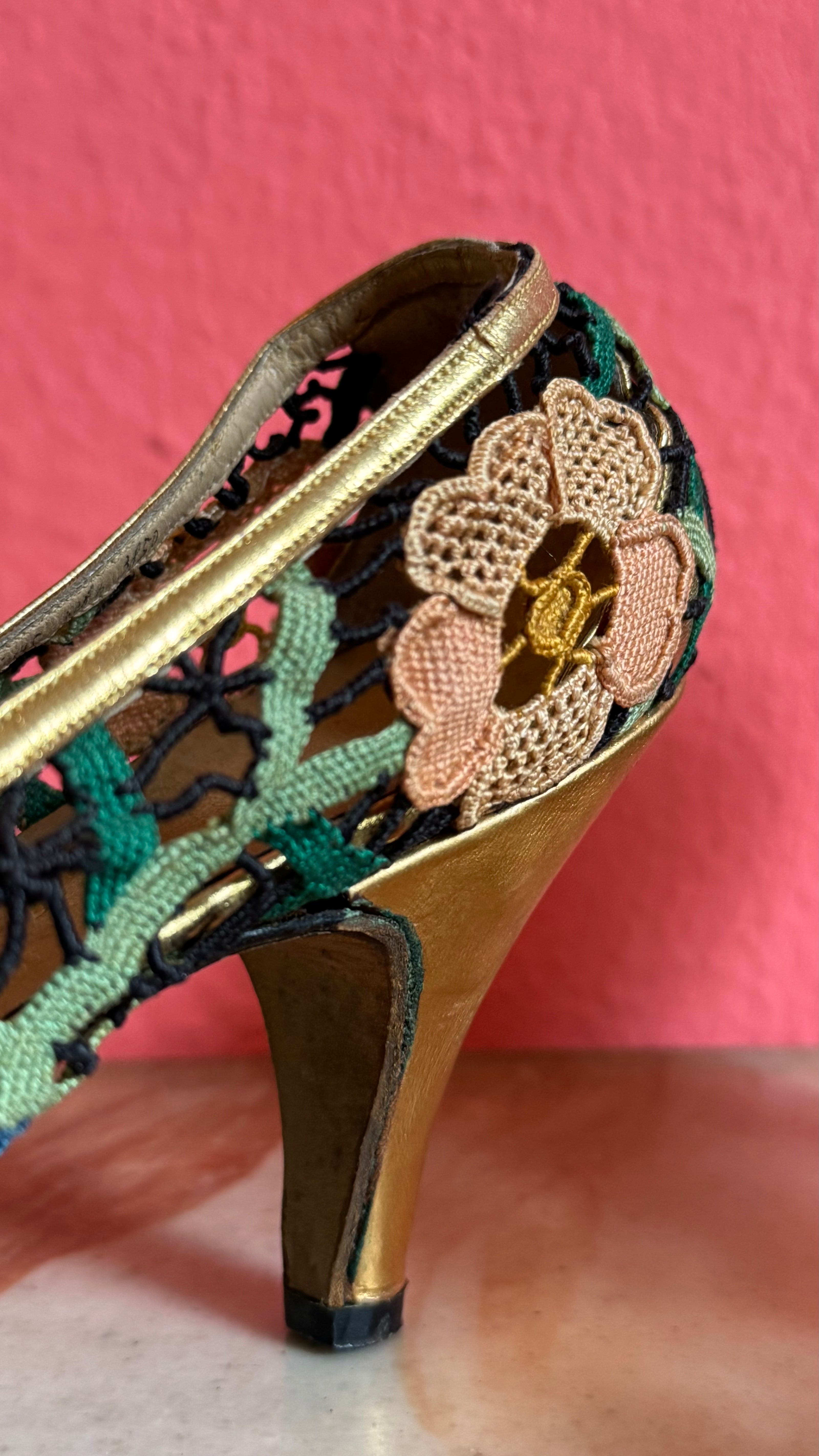 1930s Salvatore Ferragamo's Creations Floral Lace Evening Pumps For Lord & Taylor