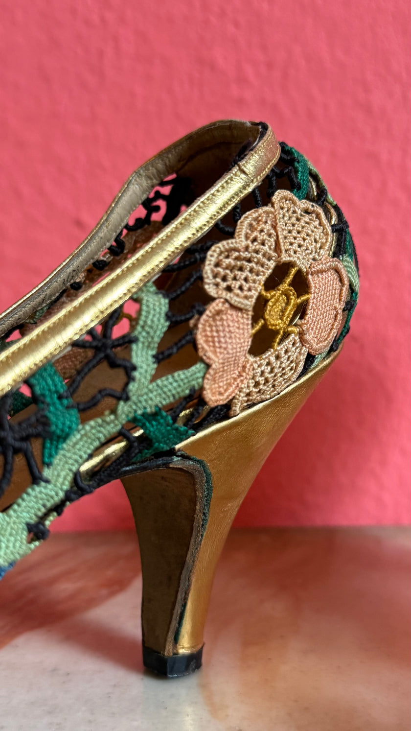 1930s Salvatore Ferragamo's Creations Floral Lace Evening Pumps For Lord & Taylor