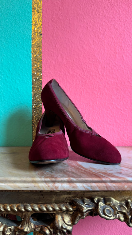1960s | Model Oggi | Burgundy Suede Pumps By Salvatore Ferragamo