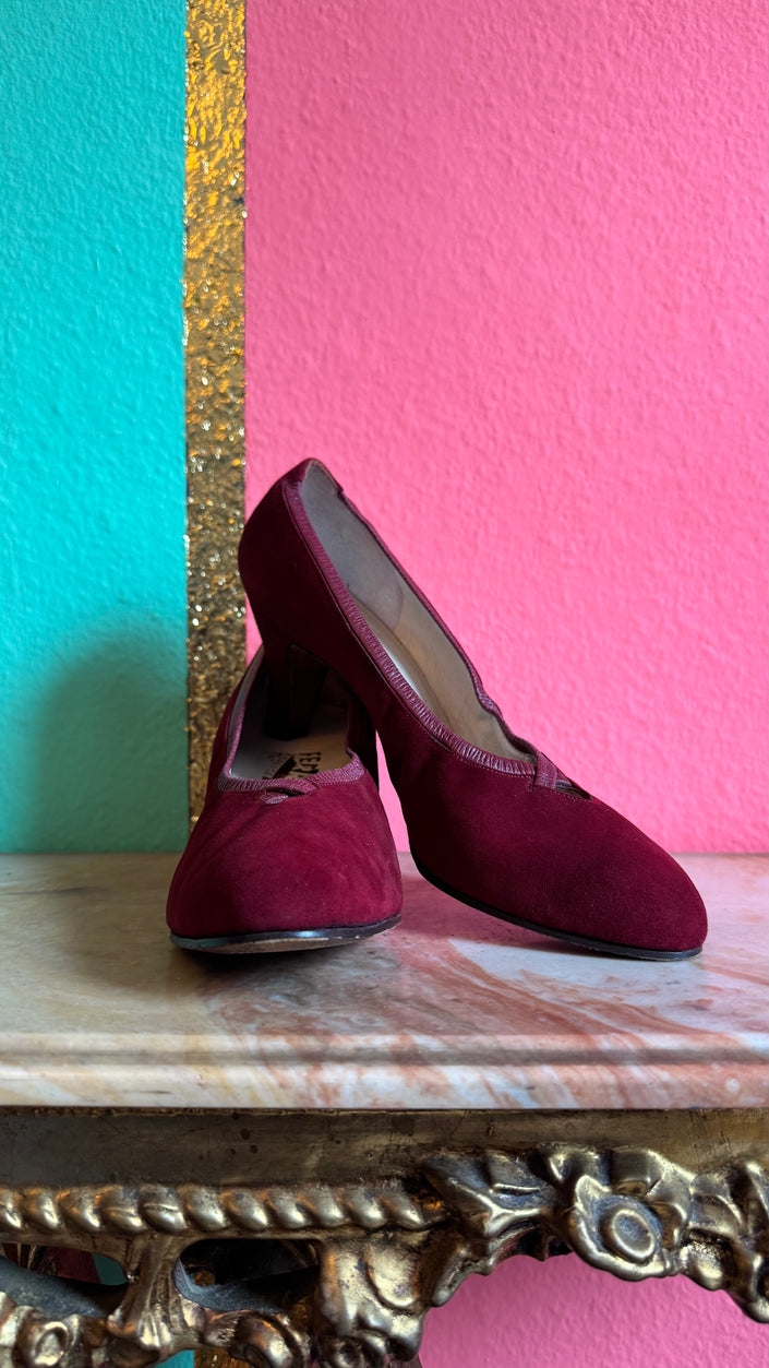1960s | Model Oggi | Burgundy Suede Pumps By Salvatore Ferragamo