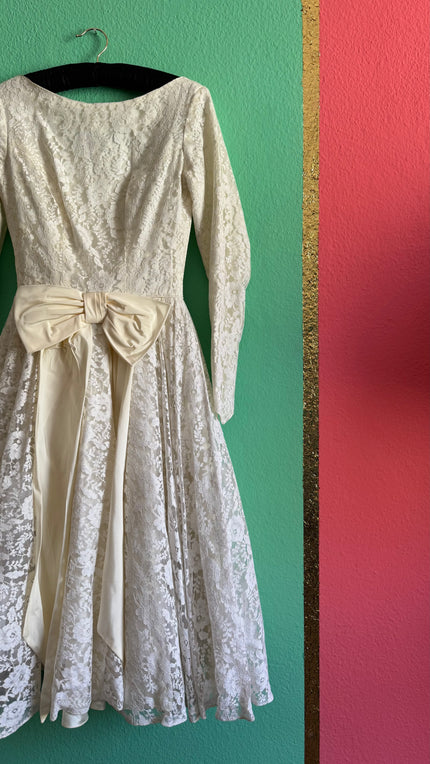 1950s Ivory Lace Wedding Dress With Bow