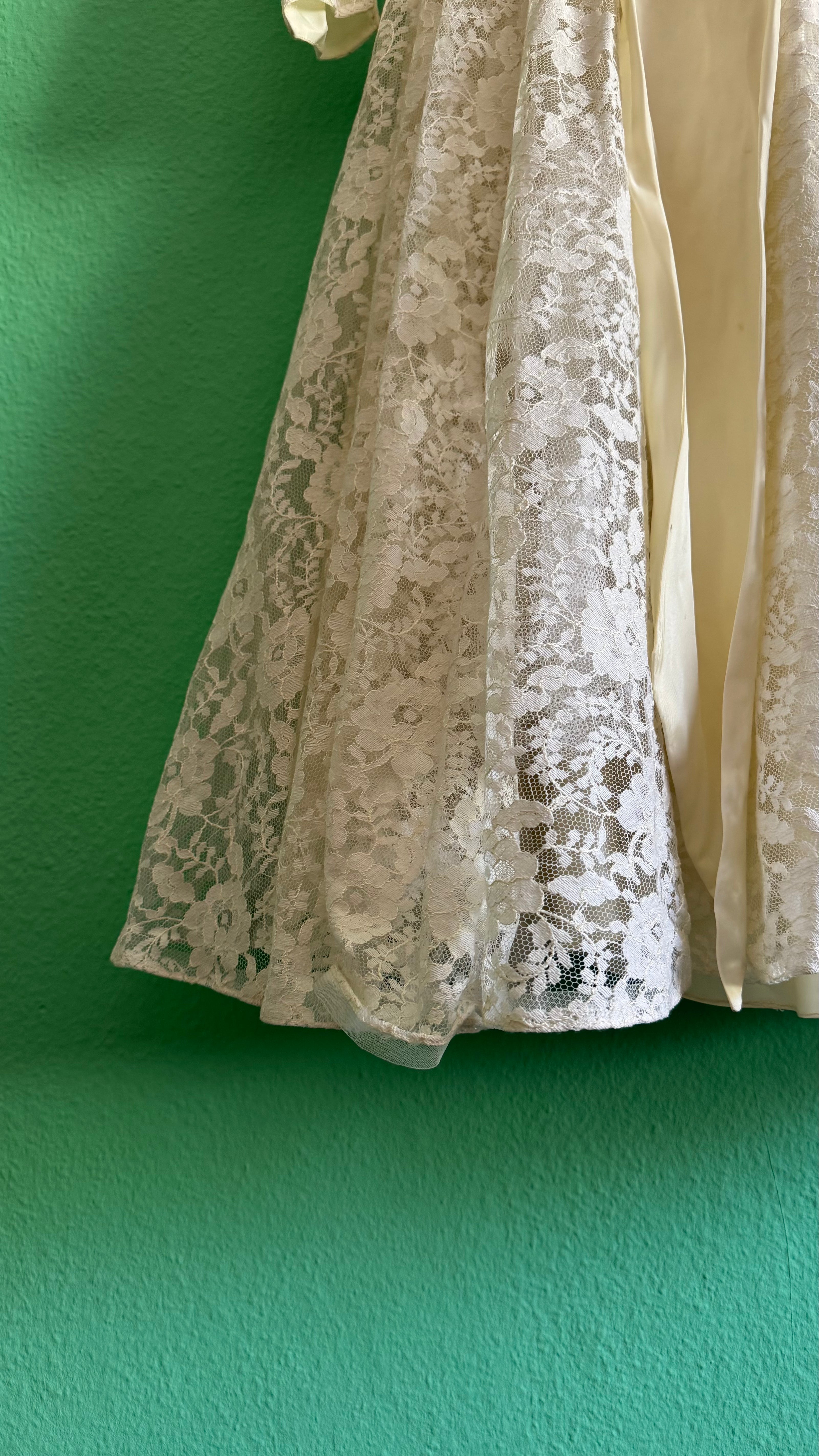 1950s Ivory Lace Wedding Dress With Bow