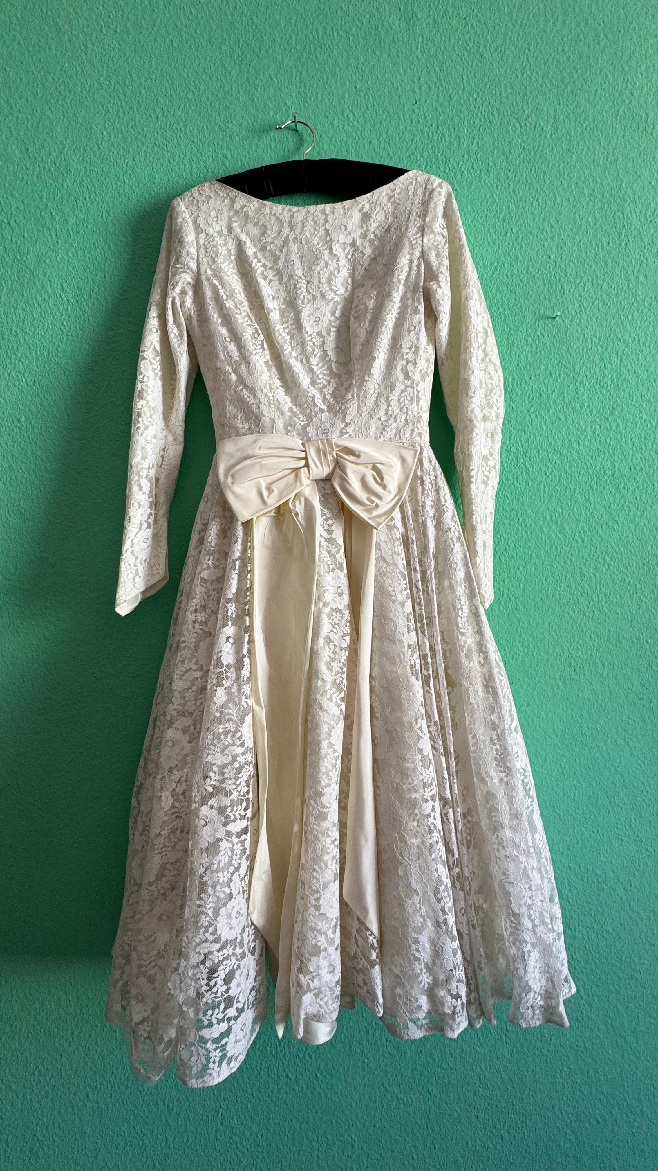 1950s Ivory Lace Wedding Dress With Bow