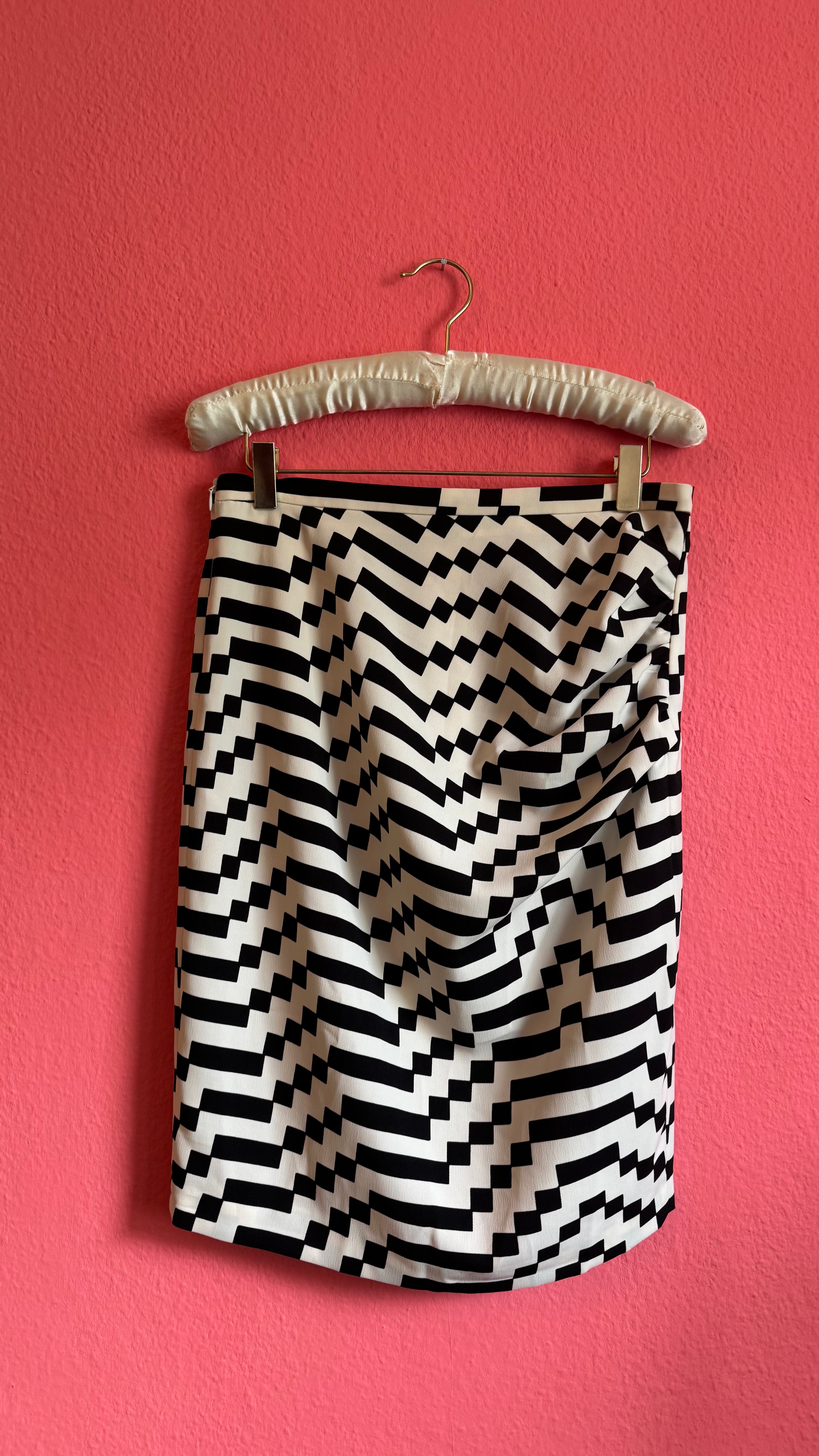 Vintage Max Mara 1990s Black And Ivory Geometric Pencil Skirt