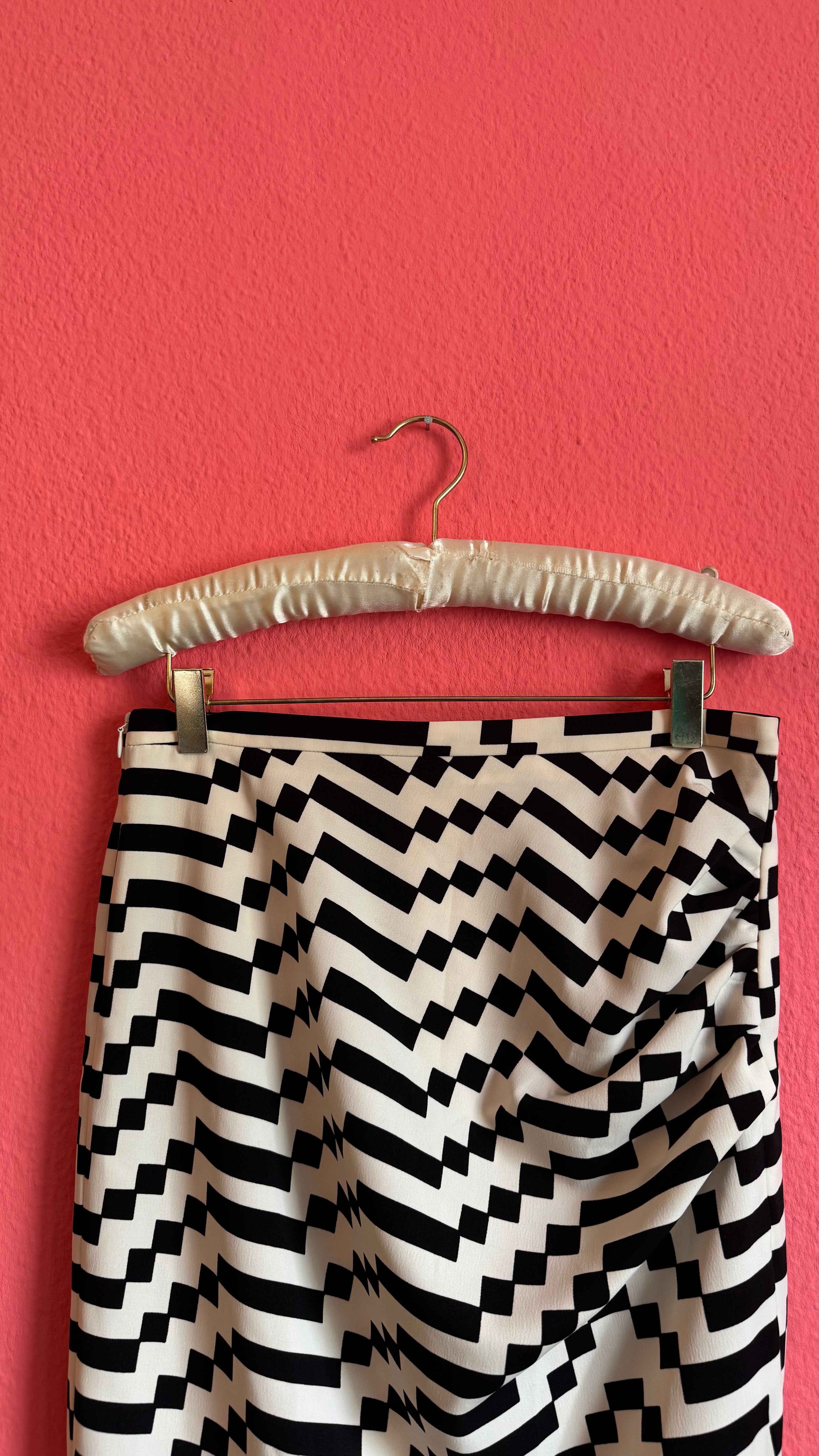 Vintage Max Mara 1990s Black And Ivory Geometric Pencil Skirt