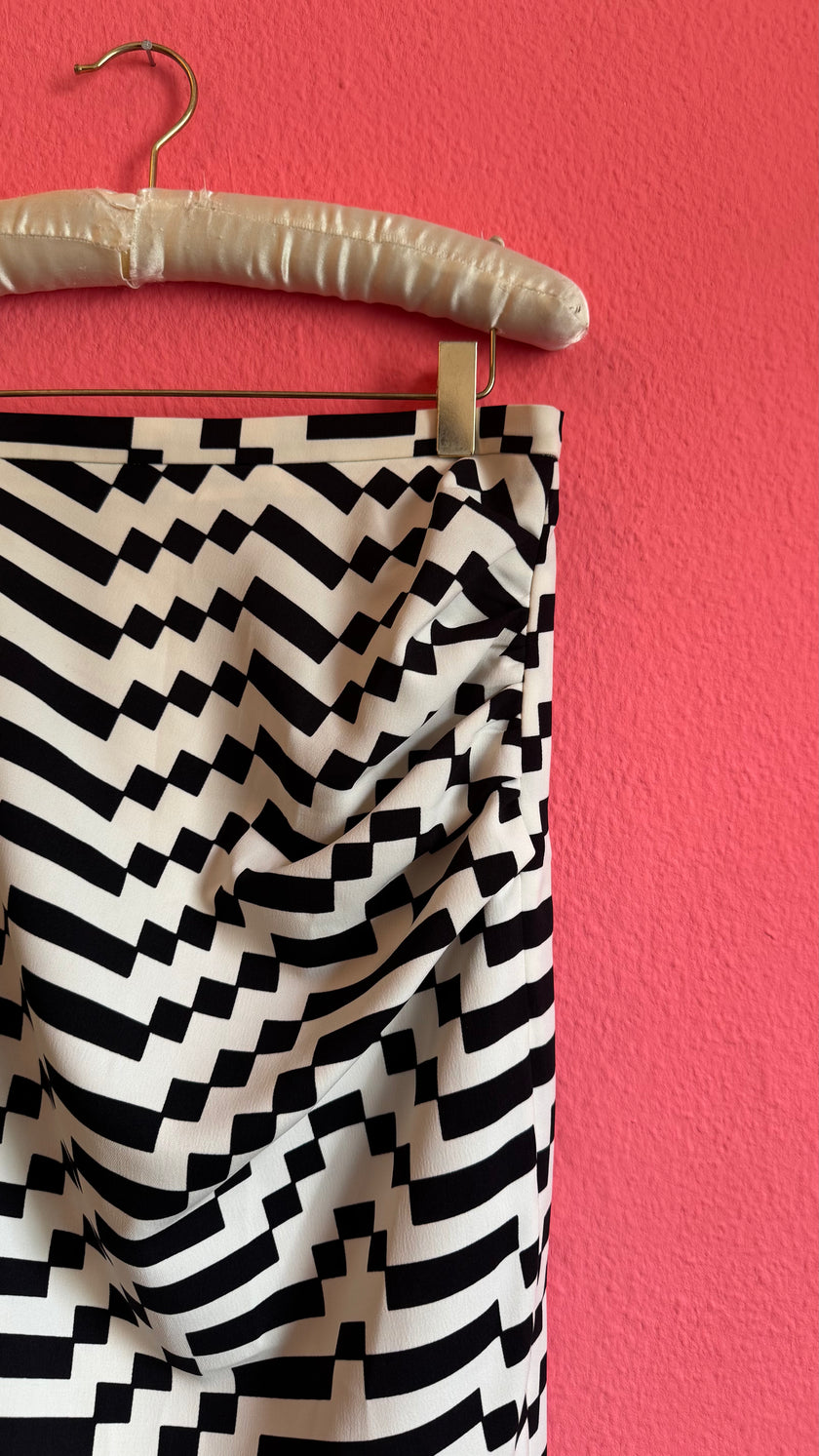Vintage Max Mara 1990s Black And Ivory Geometric Pencil Skirt