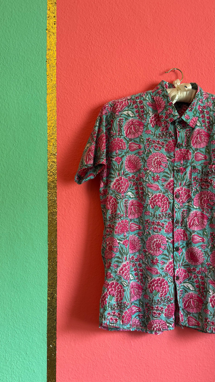 Vintage 1970s-Style Turquoise Pink Floral Short-Sleeve Shirt