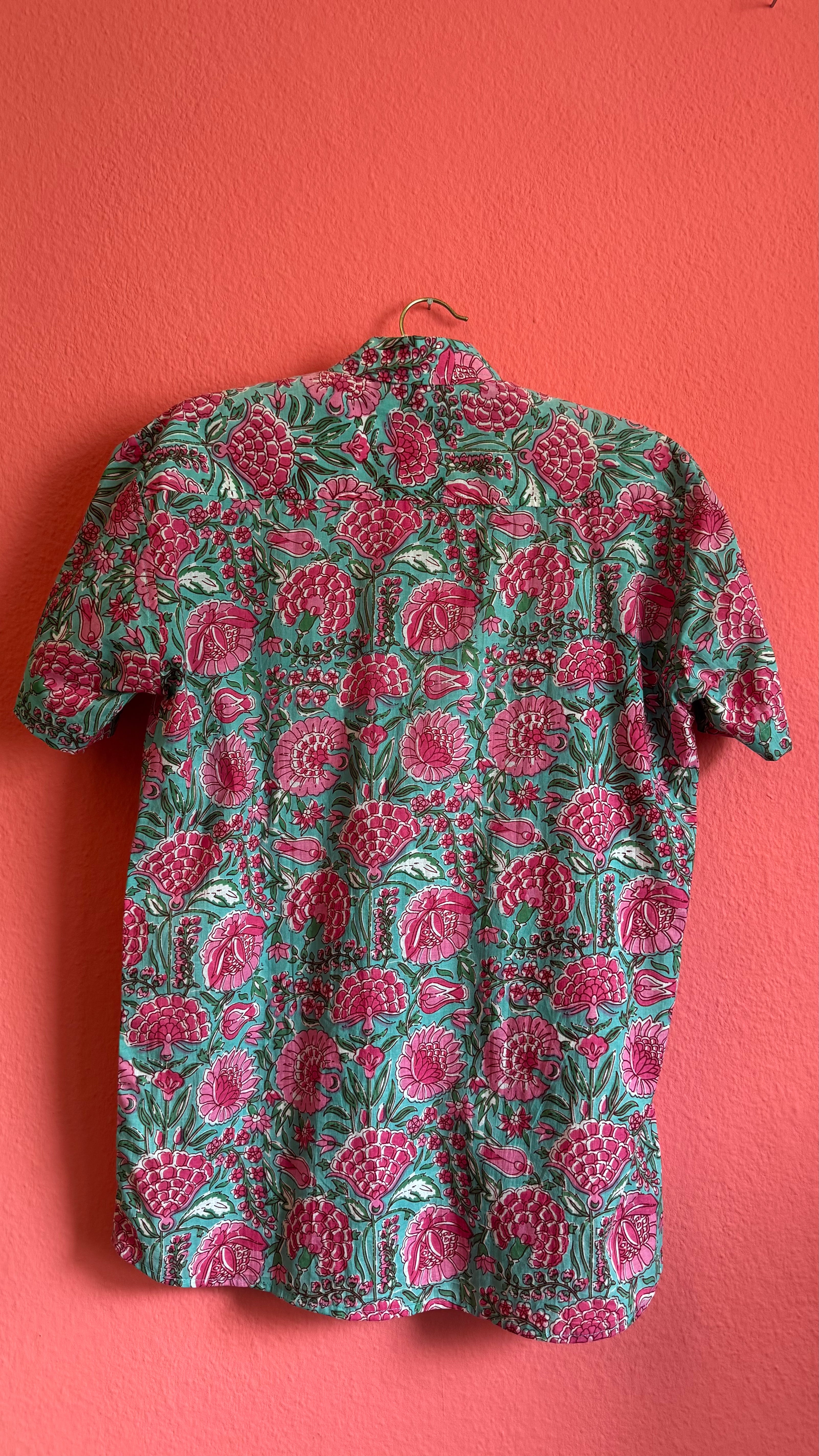 Vintage 1970s-Style Turquoise Pink Floral Short-Sleeve Shirt
