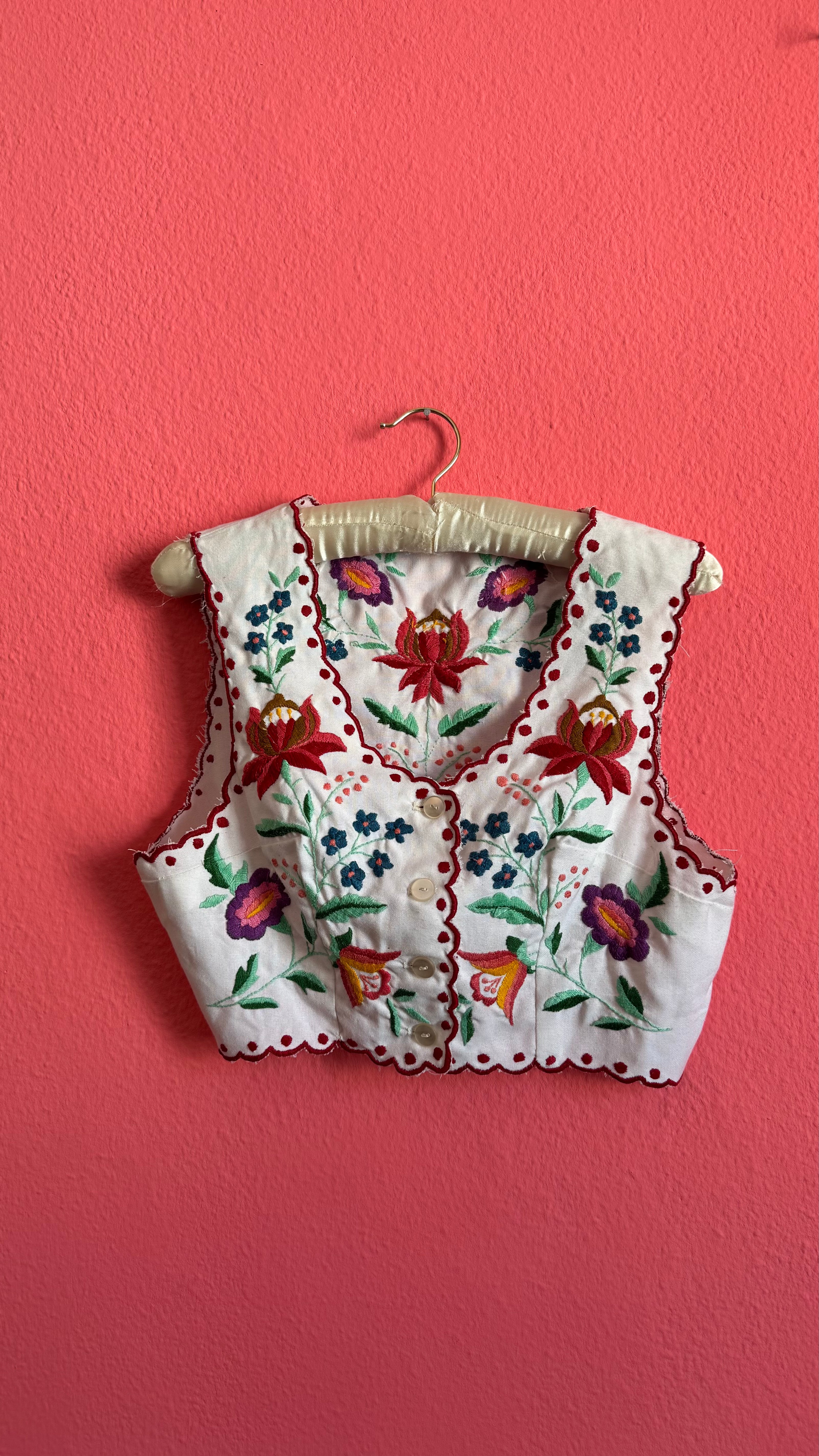 Vintage 1970s White Embroidered Tracht Waistcoat