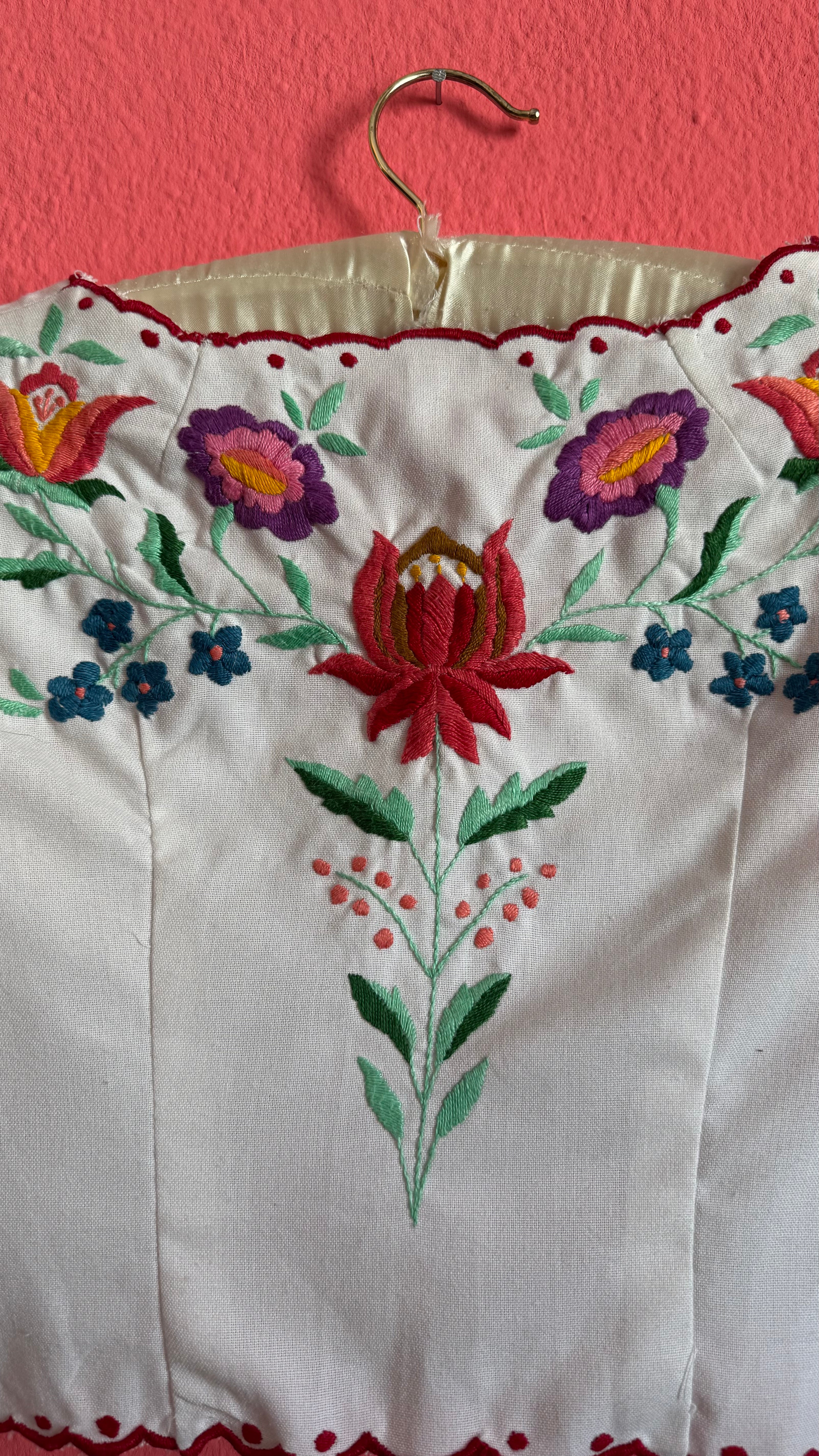 Vintage 1970s White Embroidered Tracht Waistcoat