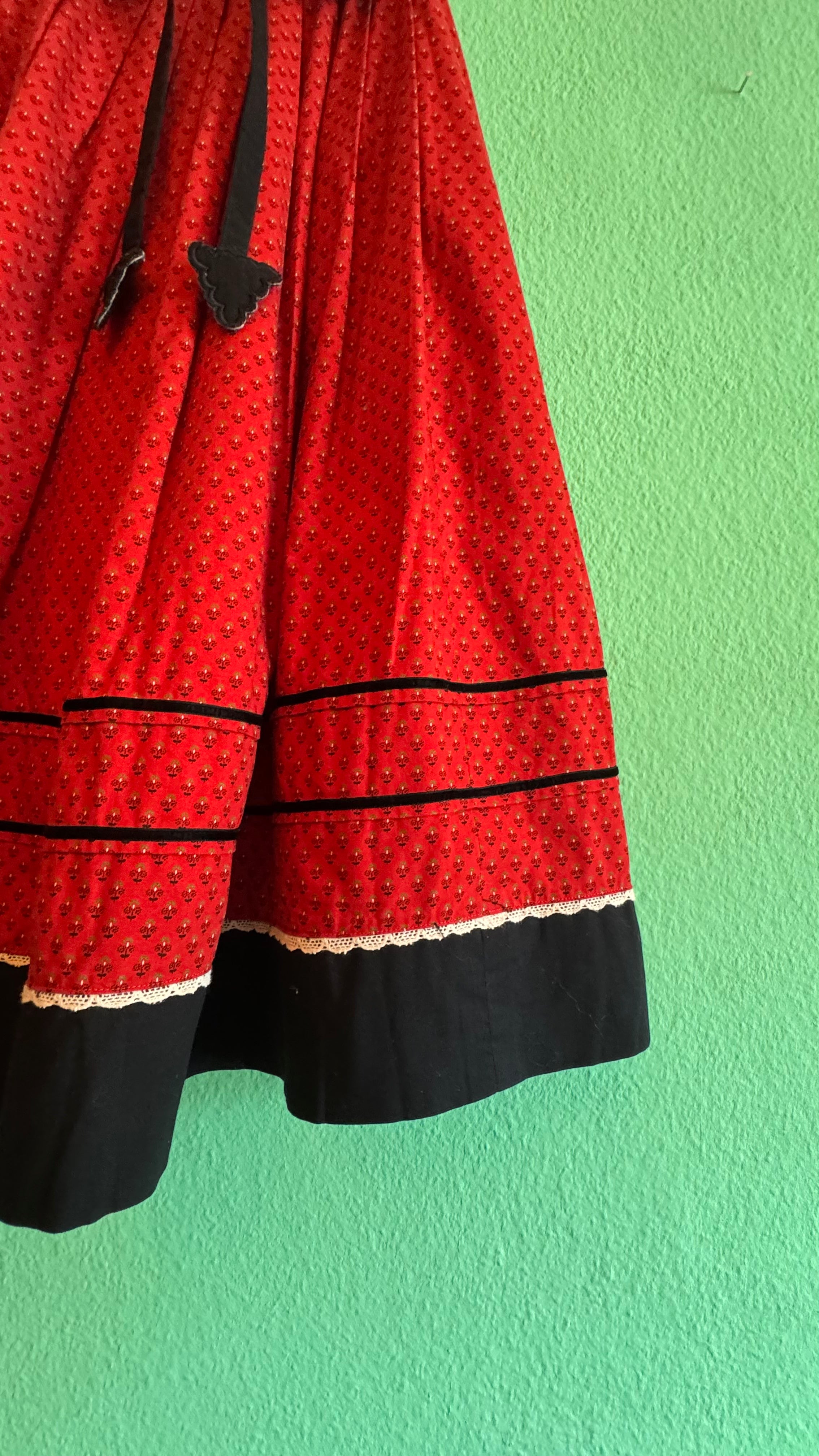 Vintage 1970s Red and Black Tracht Midi Skirt