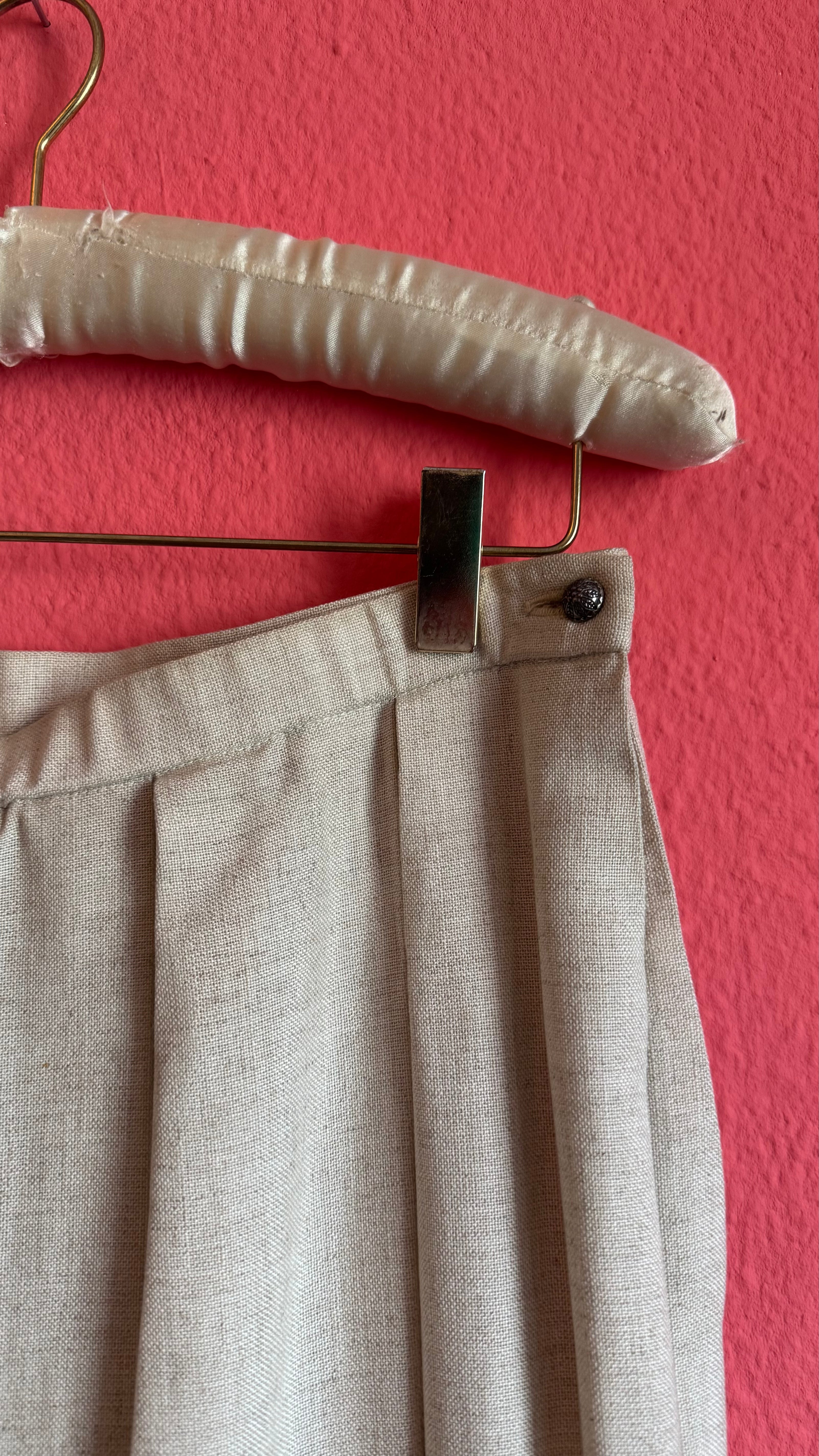 Vintage 1970s Cream and Red Embroidered Tracht Skirt