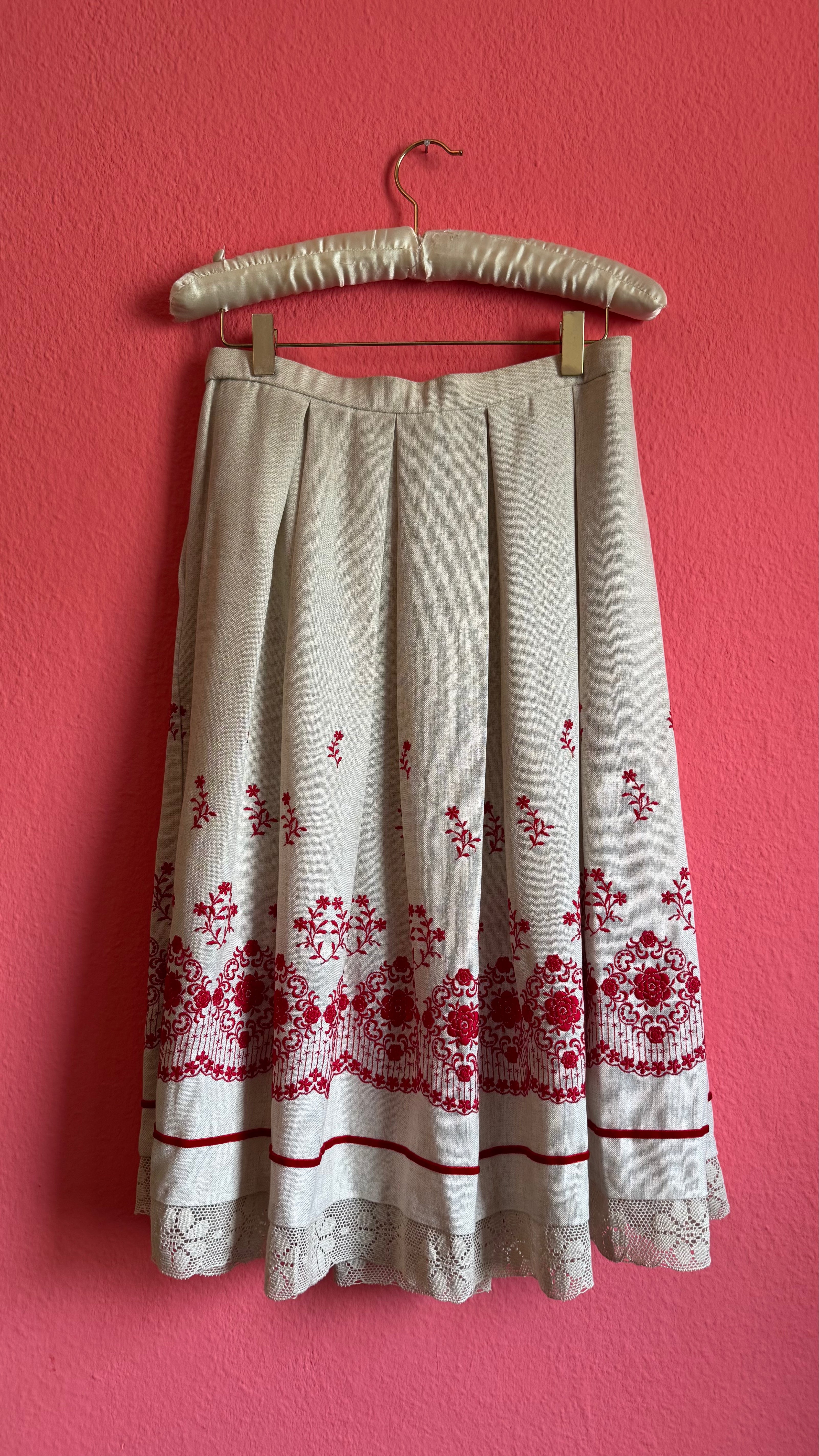 Vintage 1970s Cream and Red Embroidered Tracht Skirt
