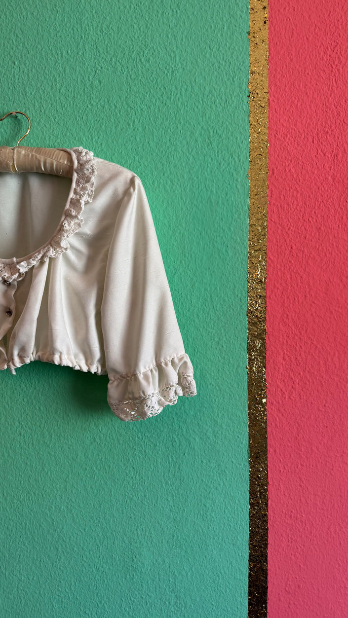 Vintage 1970s Ivory Lace-Trimmed Trachten Blouse