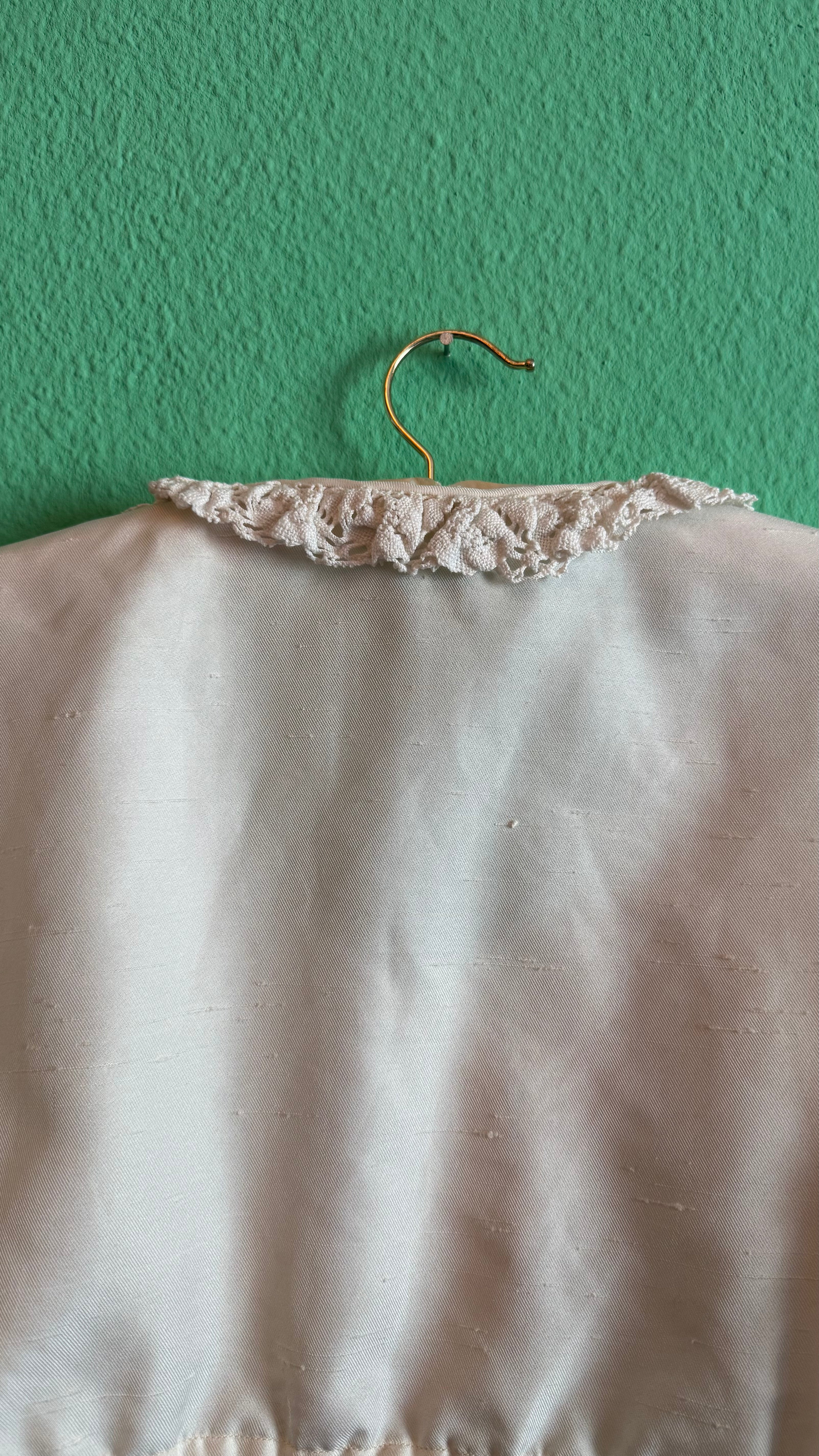 Vintage 1970s Ivory Lace-Trimmed Trachten Blouse