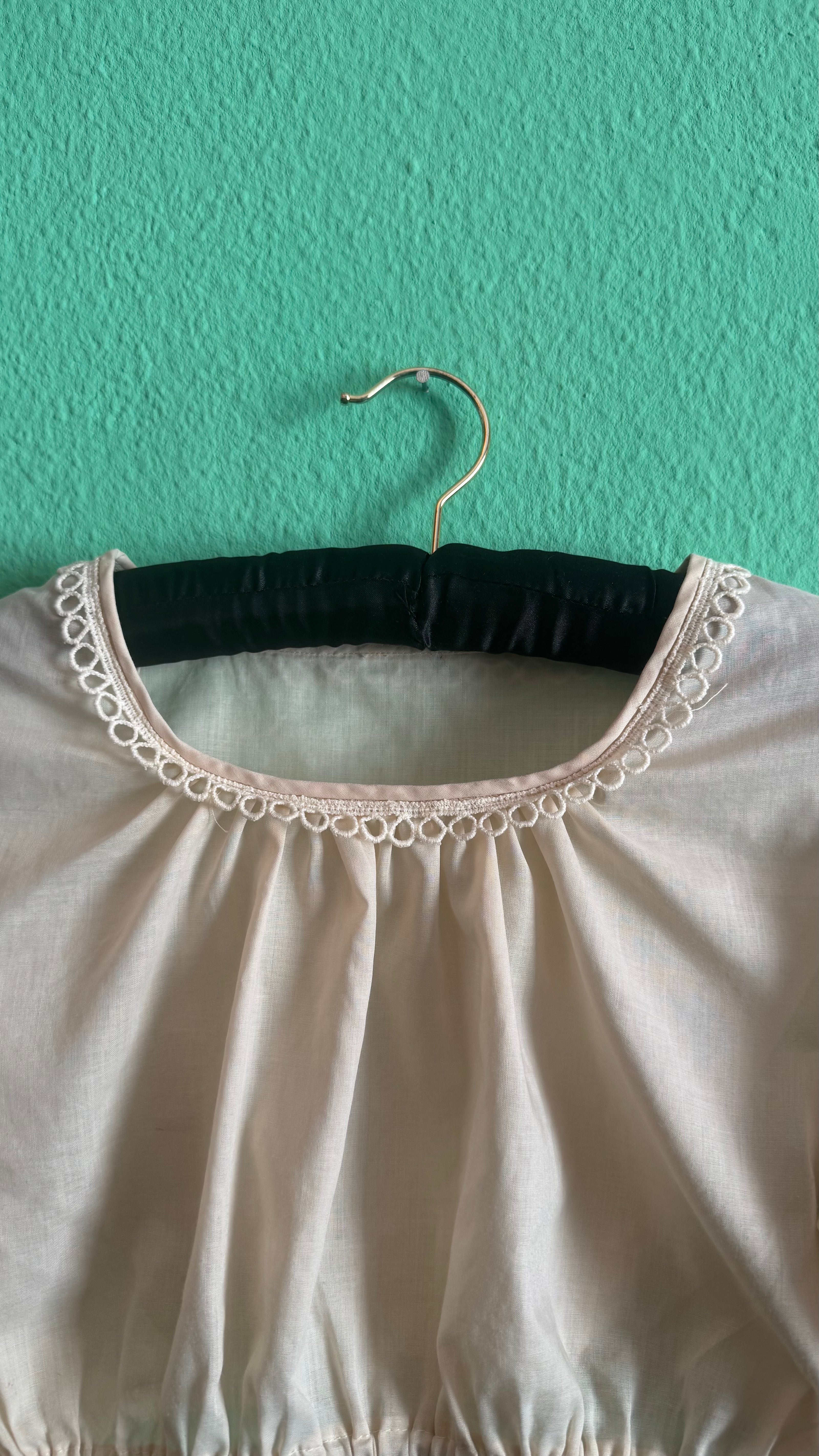 Vintage 1980s Ivory Lace Dirndl Blouse