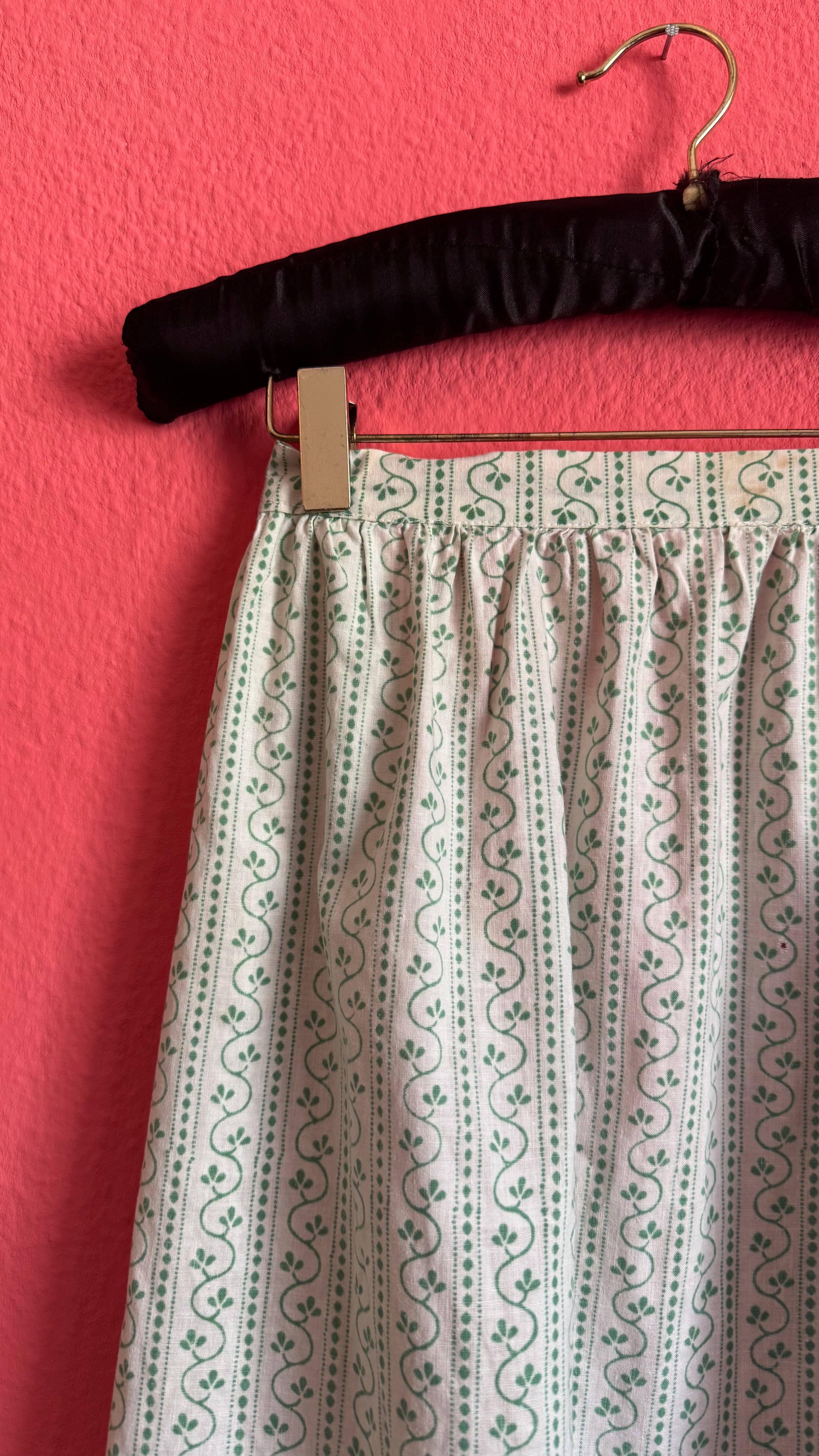 Vintage 1970s Ivory and Green Floral Stripe Tracht Apron