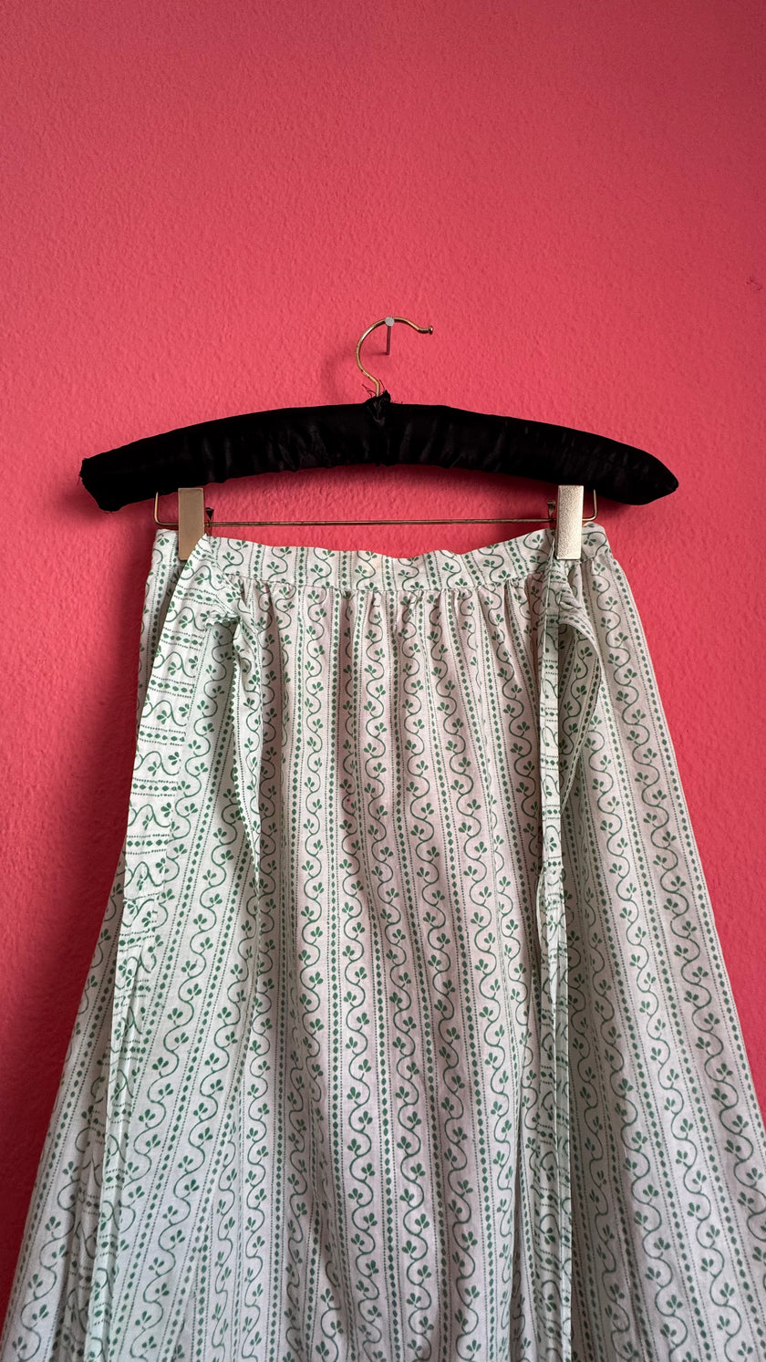 Vintage 1970s Ivory and Green Floral Stripe Tracht Apron