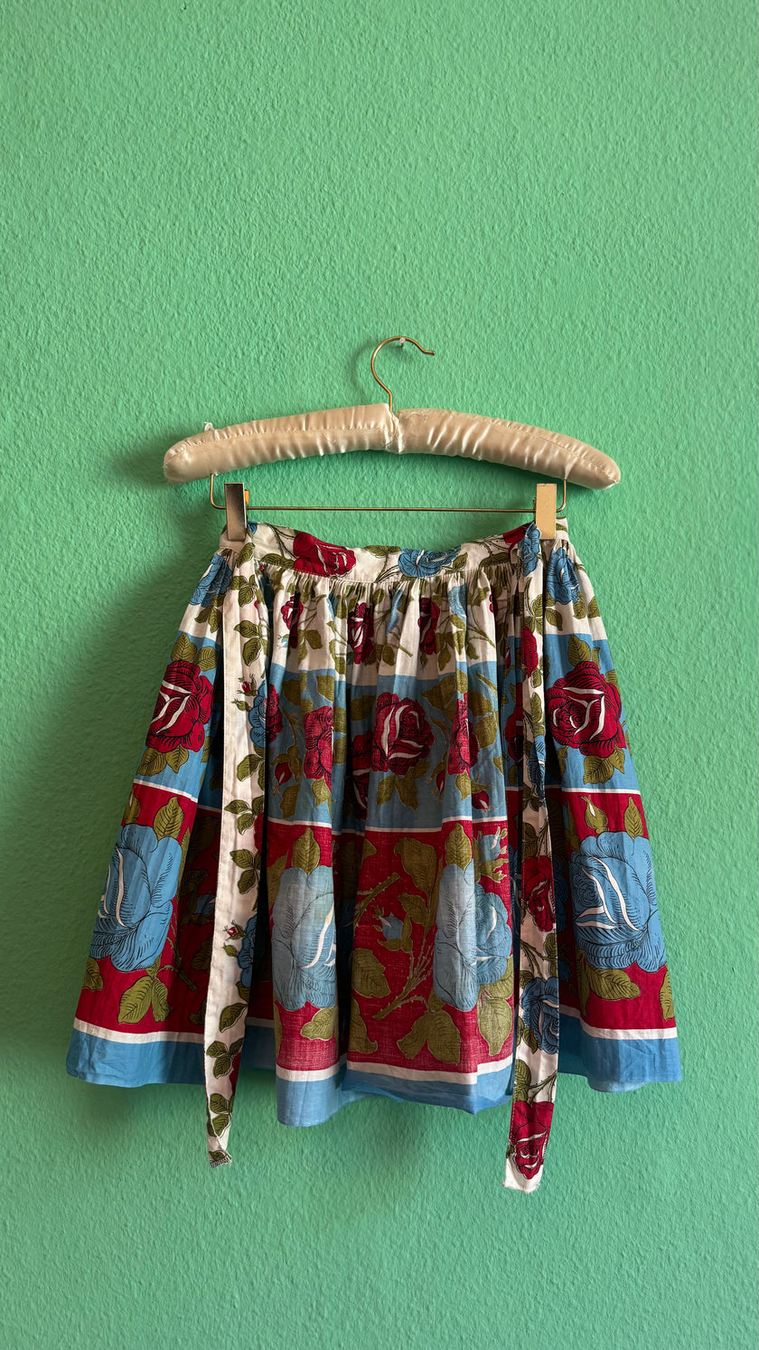 Vintage 1950s Rose Print Cotton Apron in Red and Blue